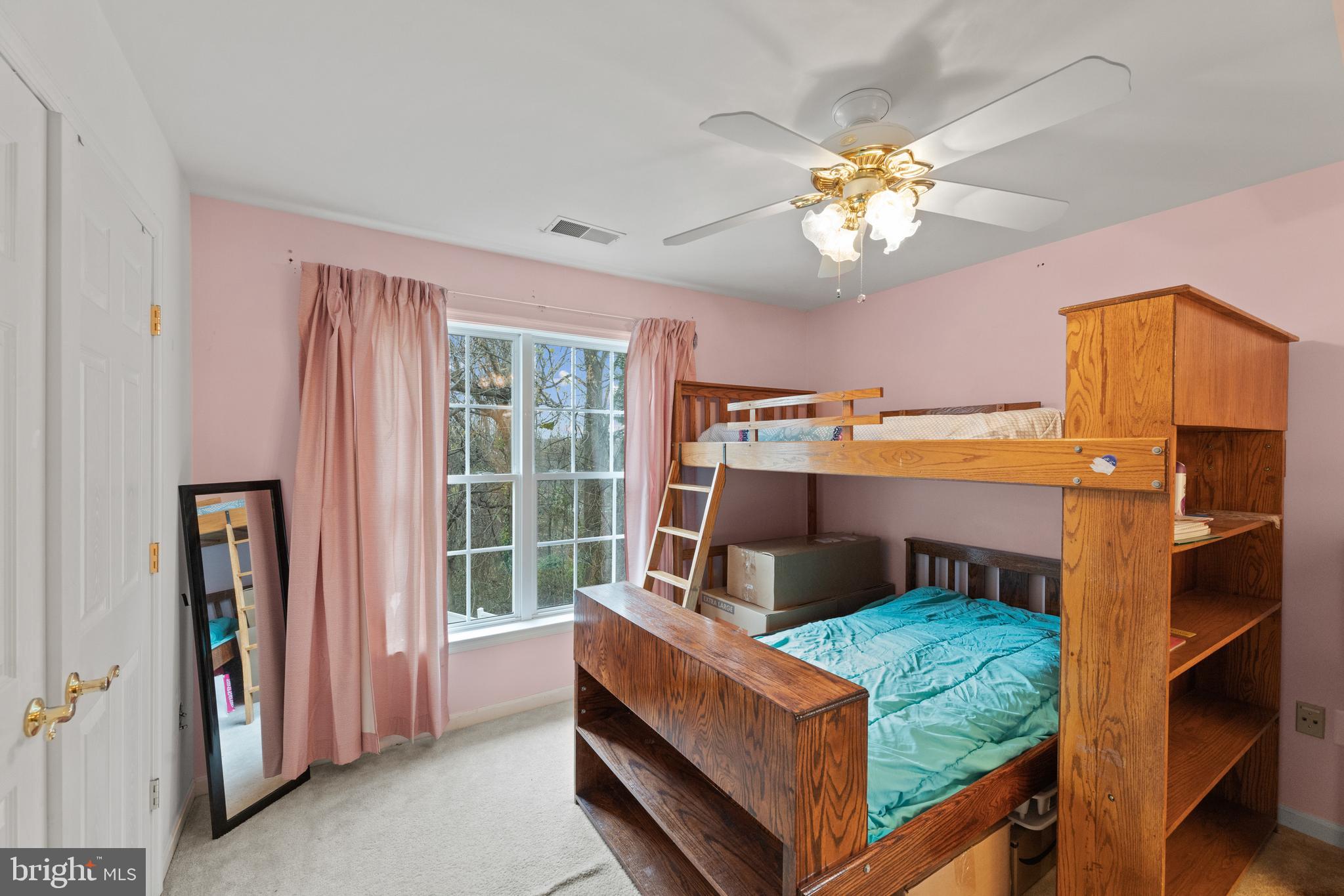 LOCH HAVEN MANOR - Residential