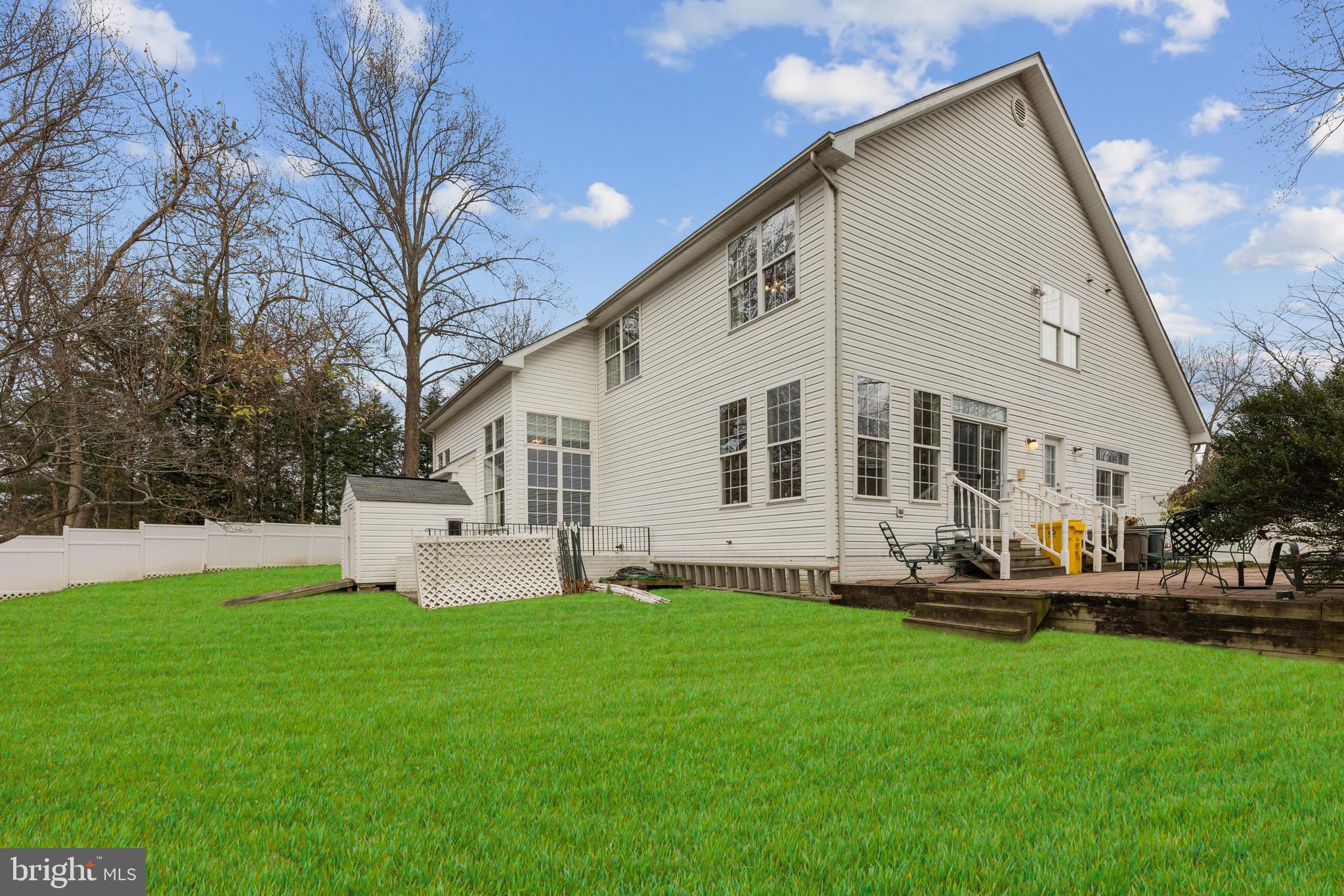 LOCH HAVEN MANOR - Residential