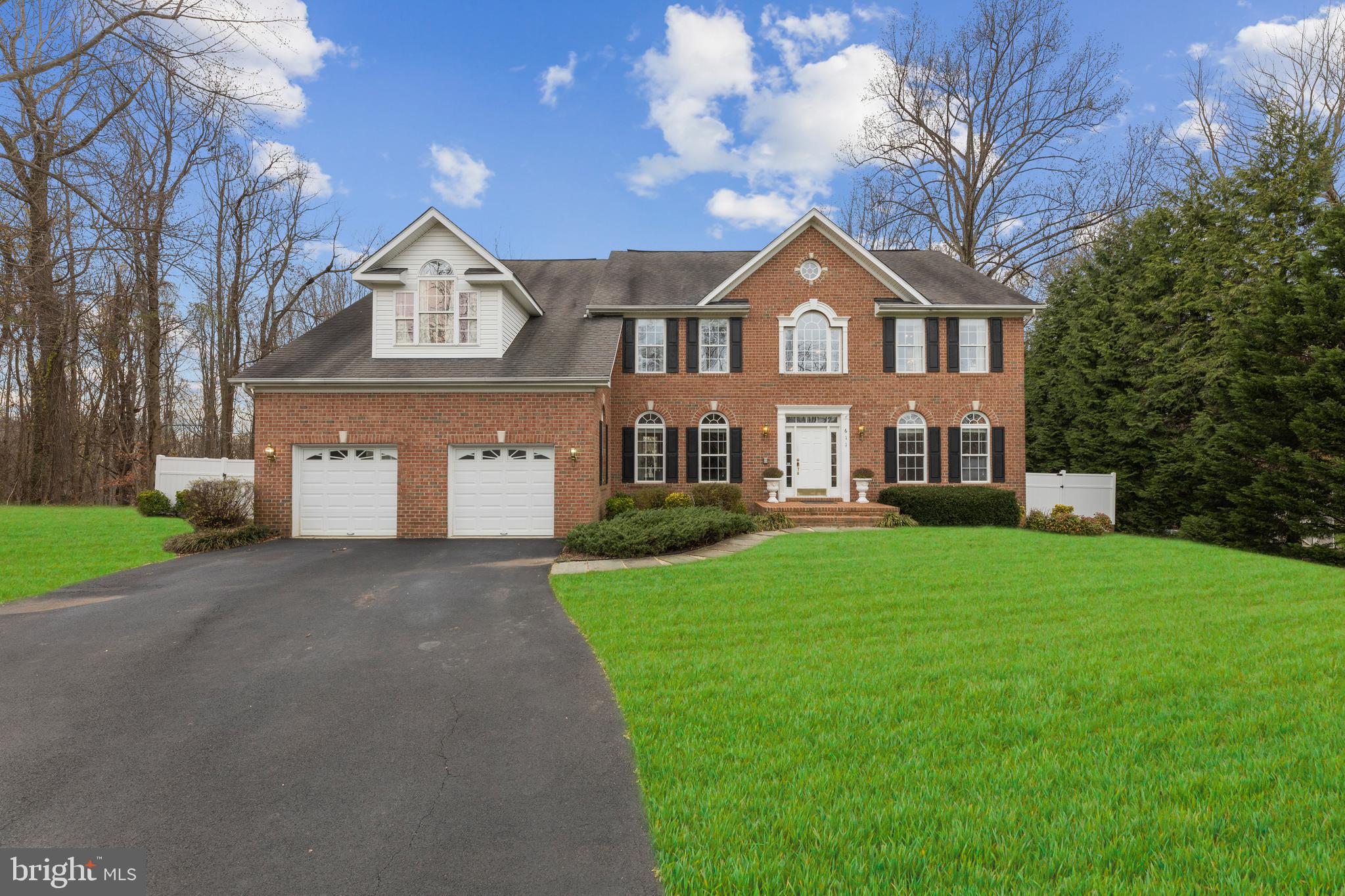 LOCH HAVEN MANOR - Residential