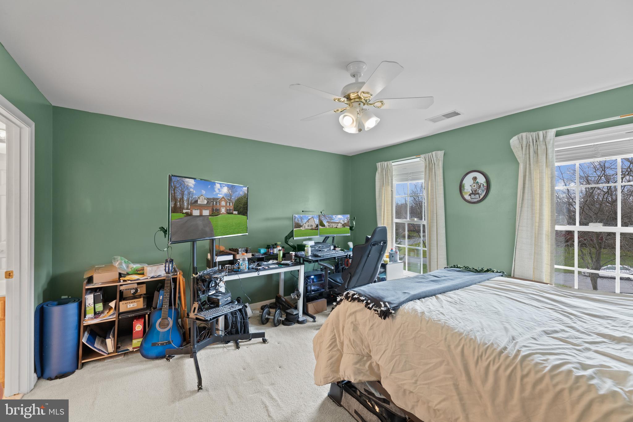 LOCH HAVEN MANOR - Residential