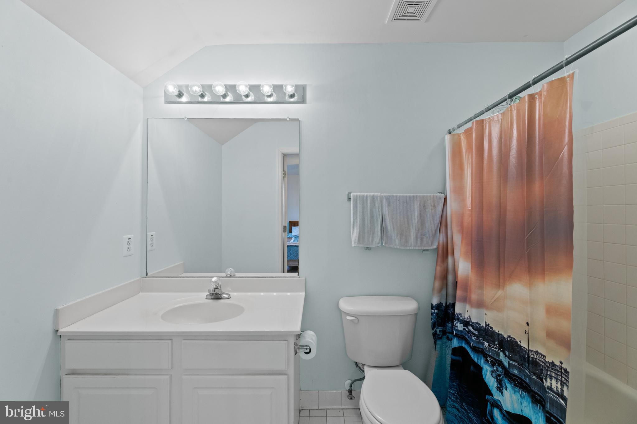 LOCH HAVEN MANOR - Residential