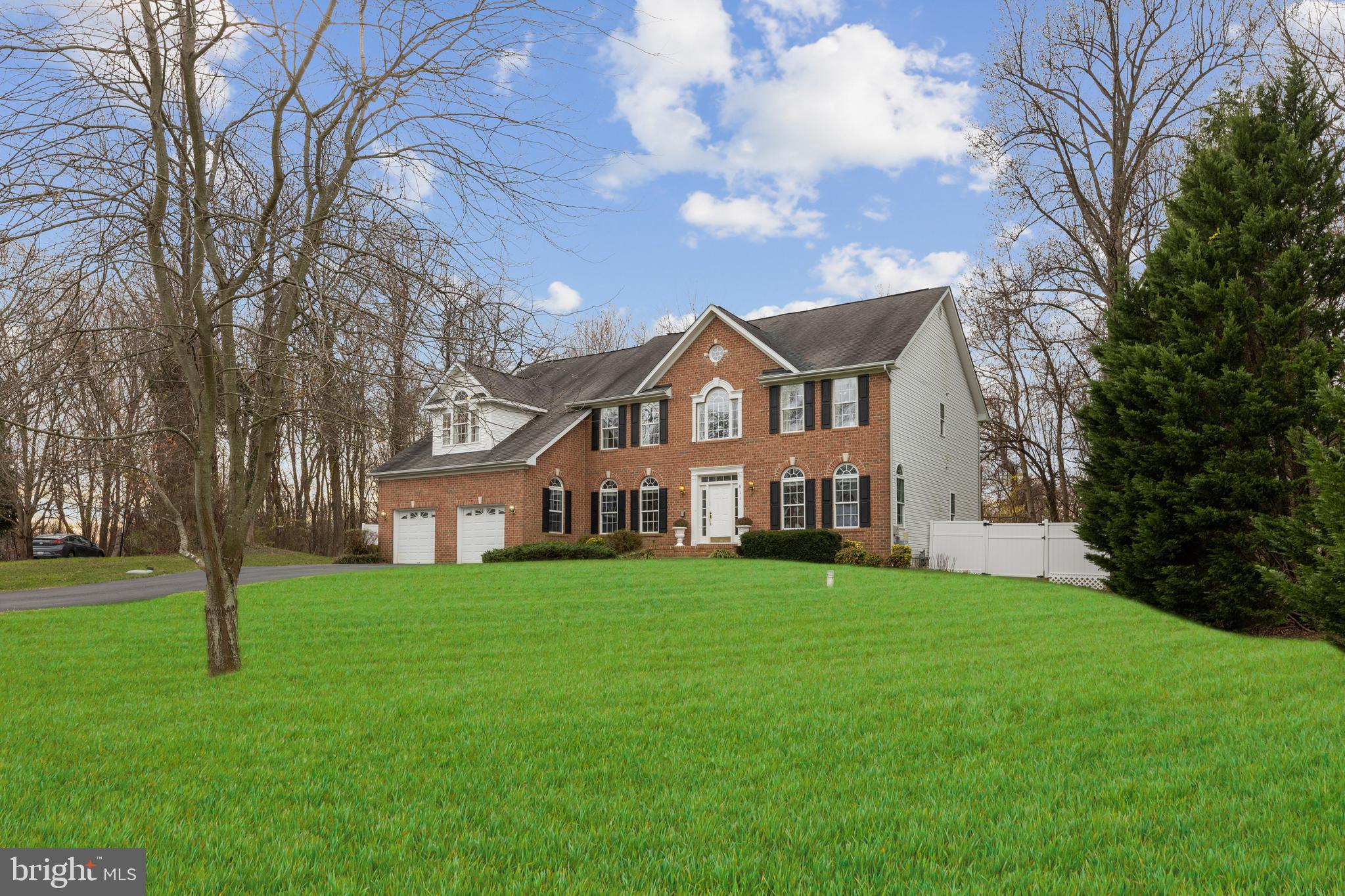 LOCH HAVEN MANOR - Residential