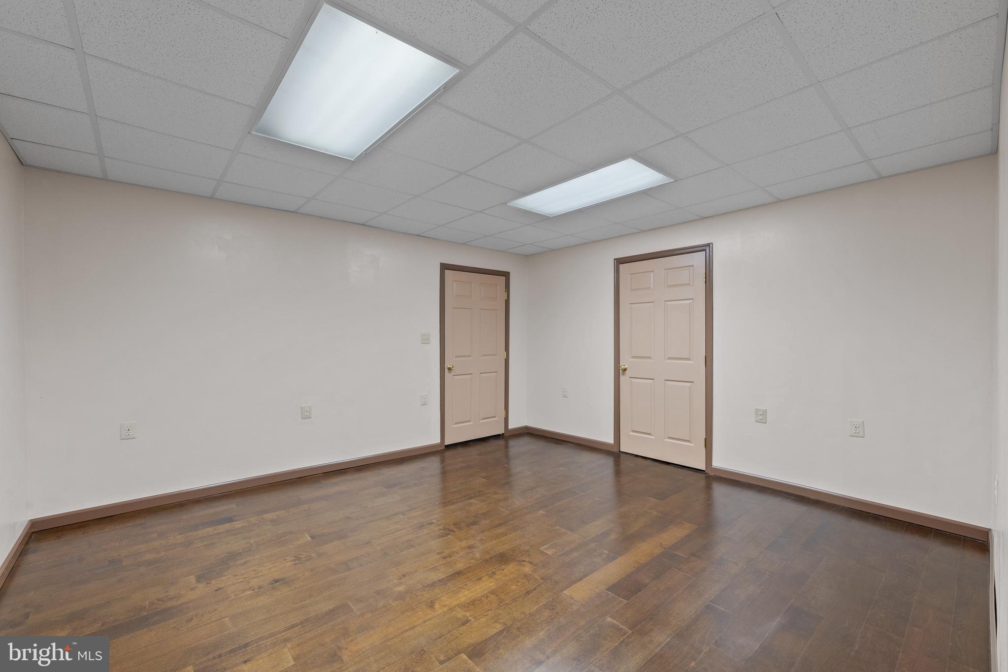 LOCH HAVEN MANOR - Residential