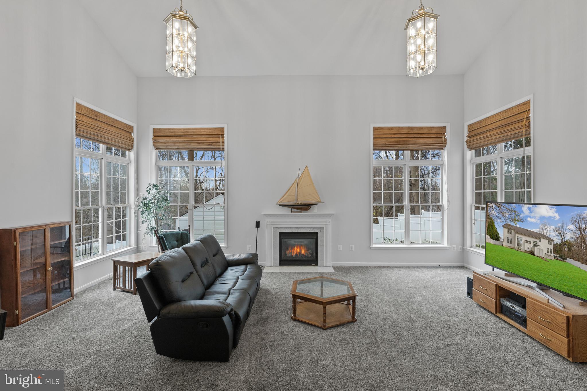 LOCH HAVEN MANOR - Residential