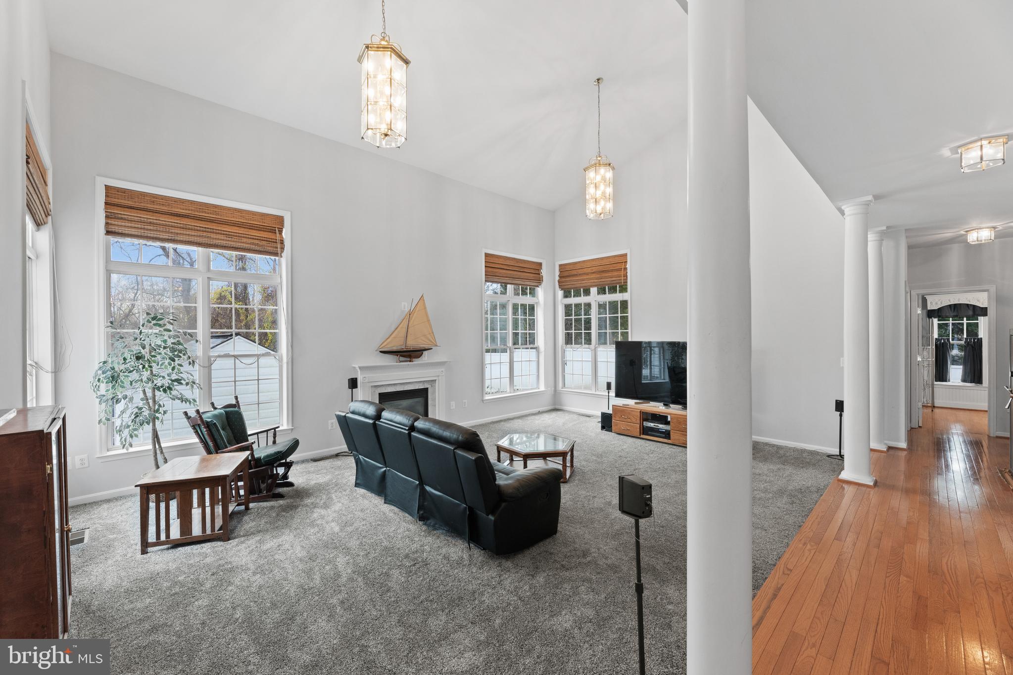 LOCH HAVEN MANOR - Residential