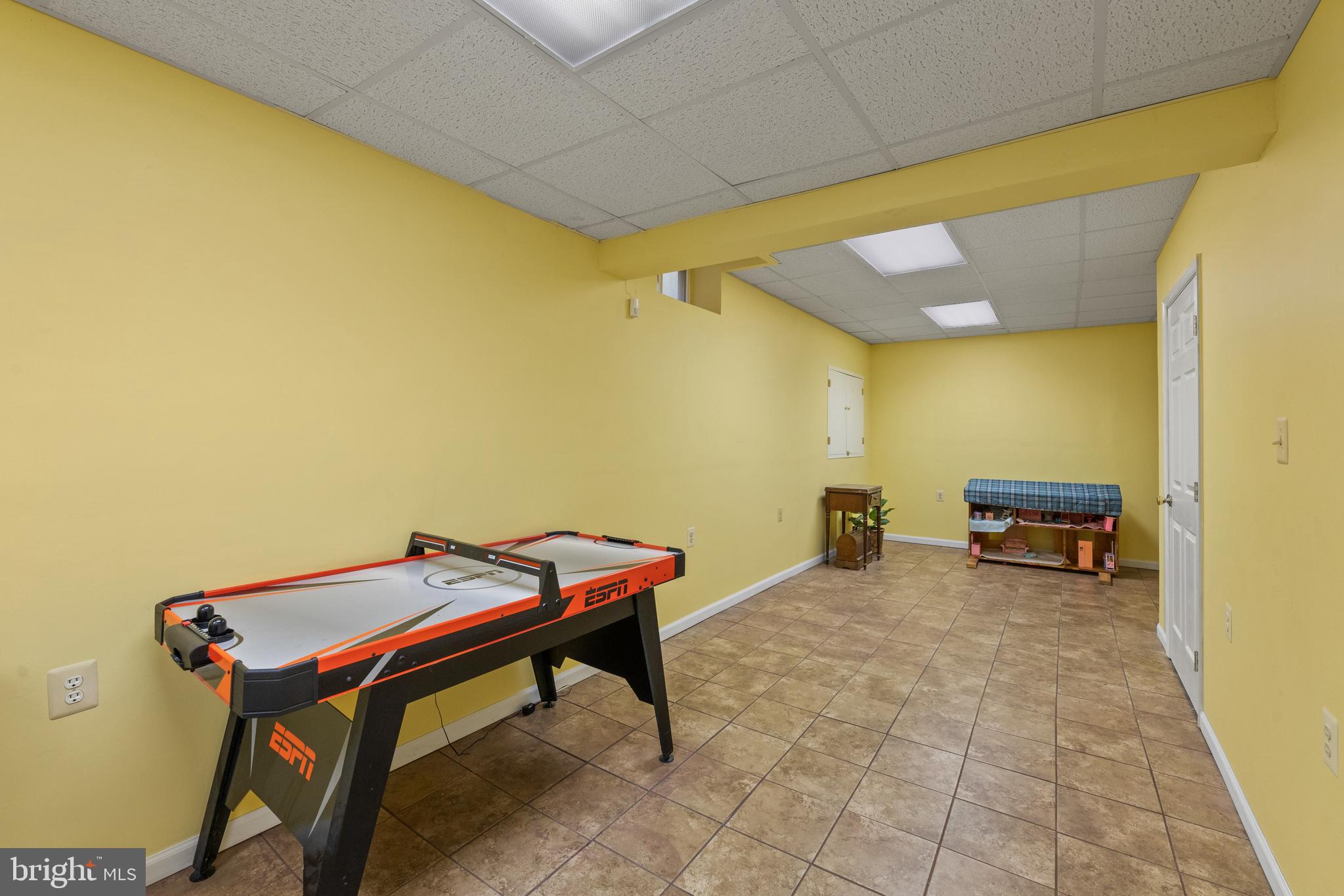 LOCH HAVEN MANOR - Residential