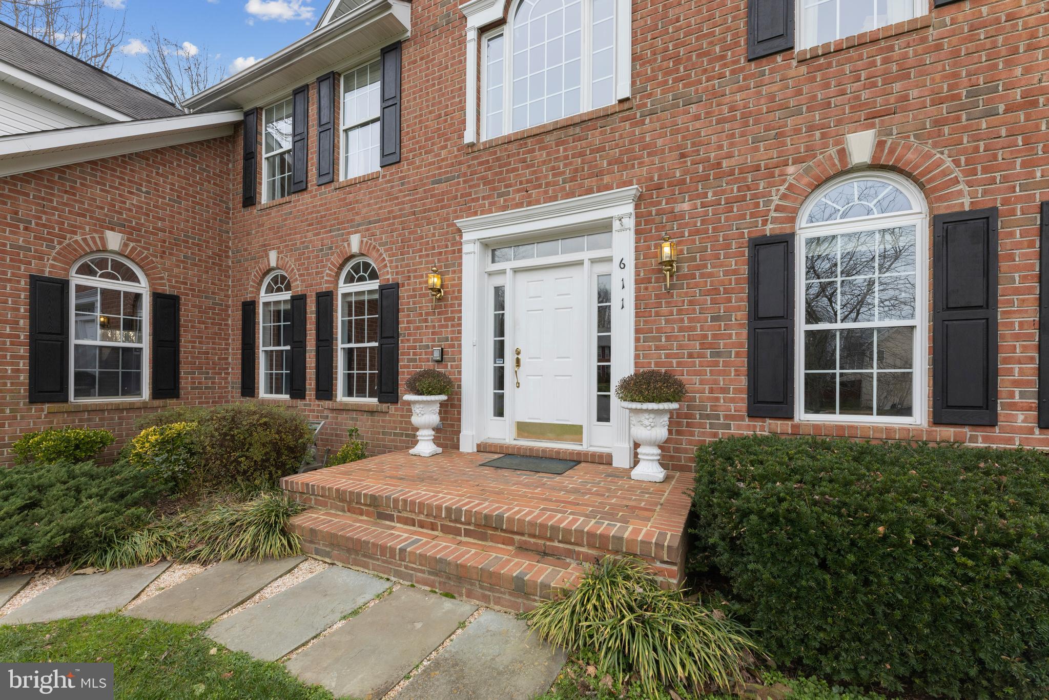 LOCH HAVEN MANOR - Residential