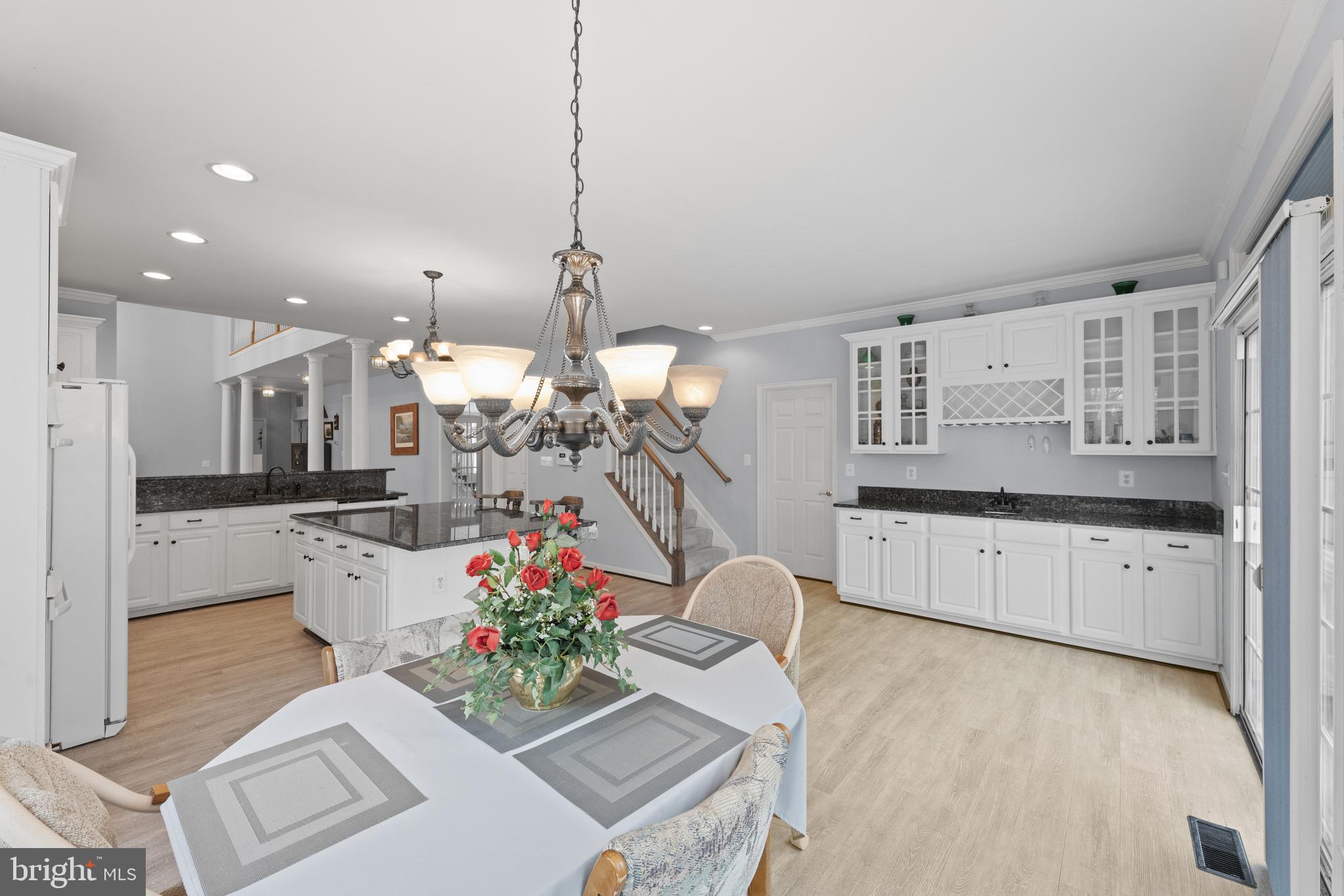 LOCH HAVEN MANOR - Residential