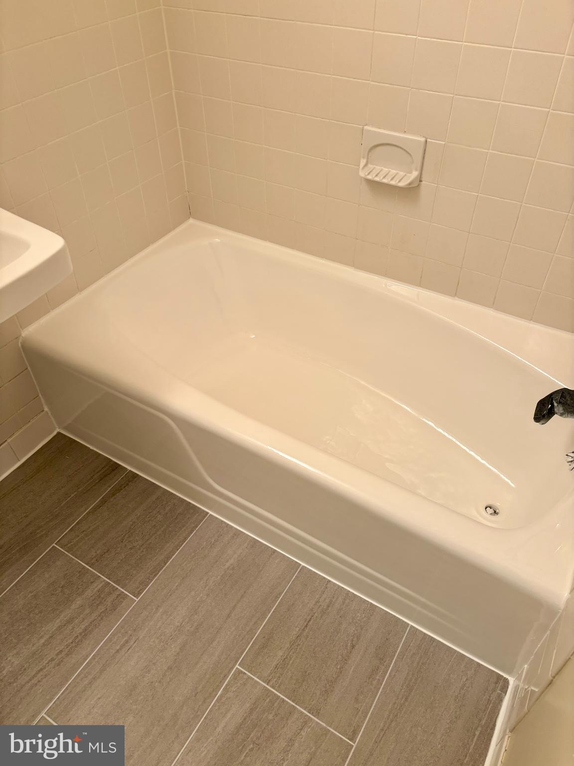 HAMLET HOUSE - Residential Lease