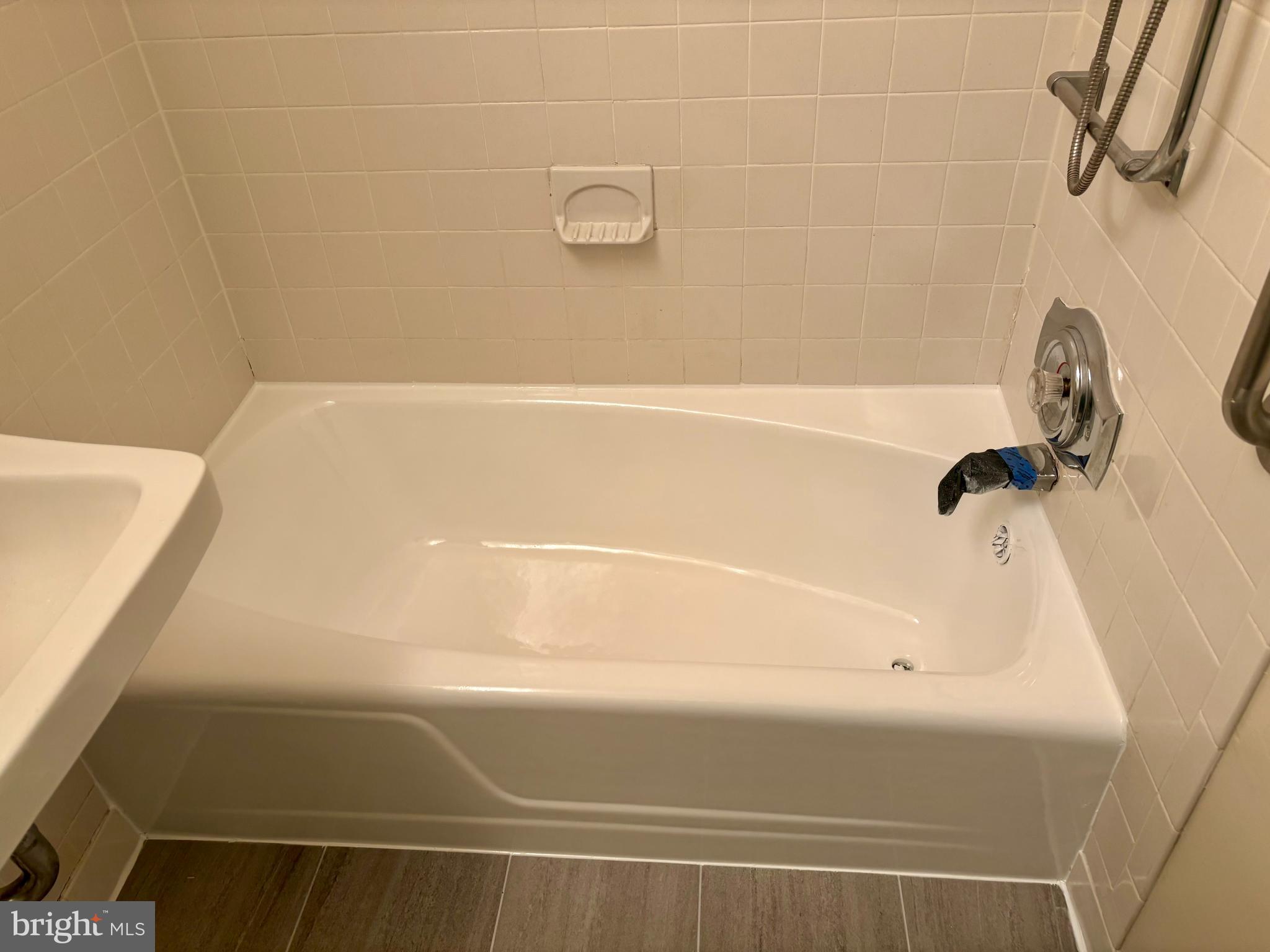 HAMLET HOUSE - Residential Lease