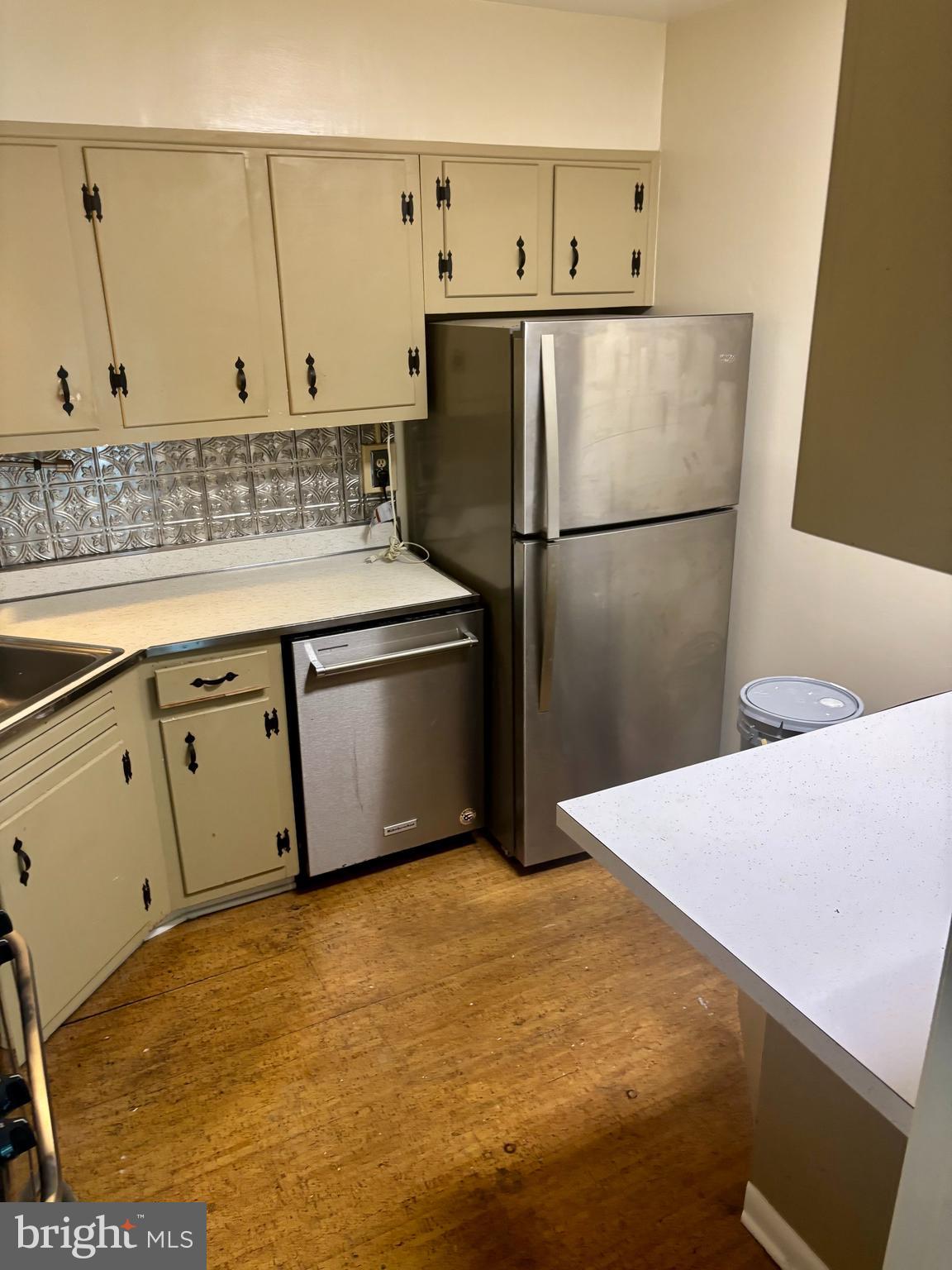 HAMLET HOUSE - Residential Lease