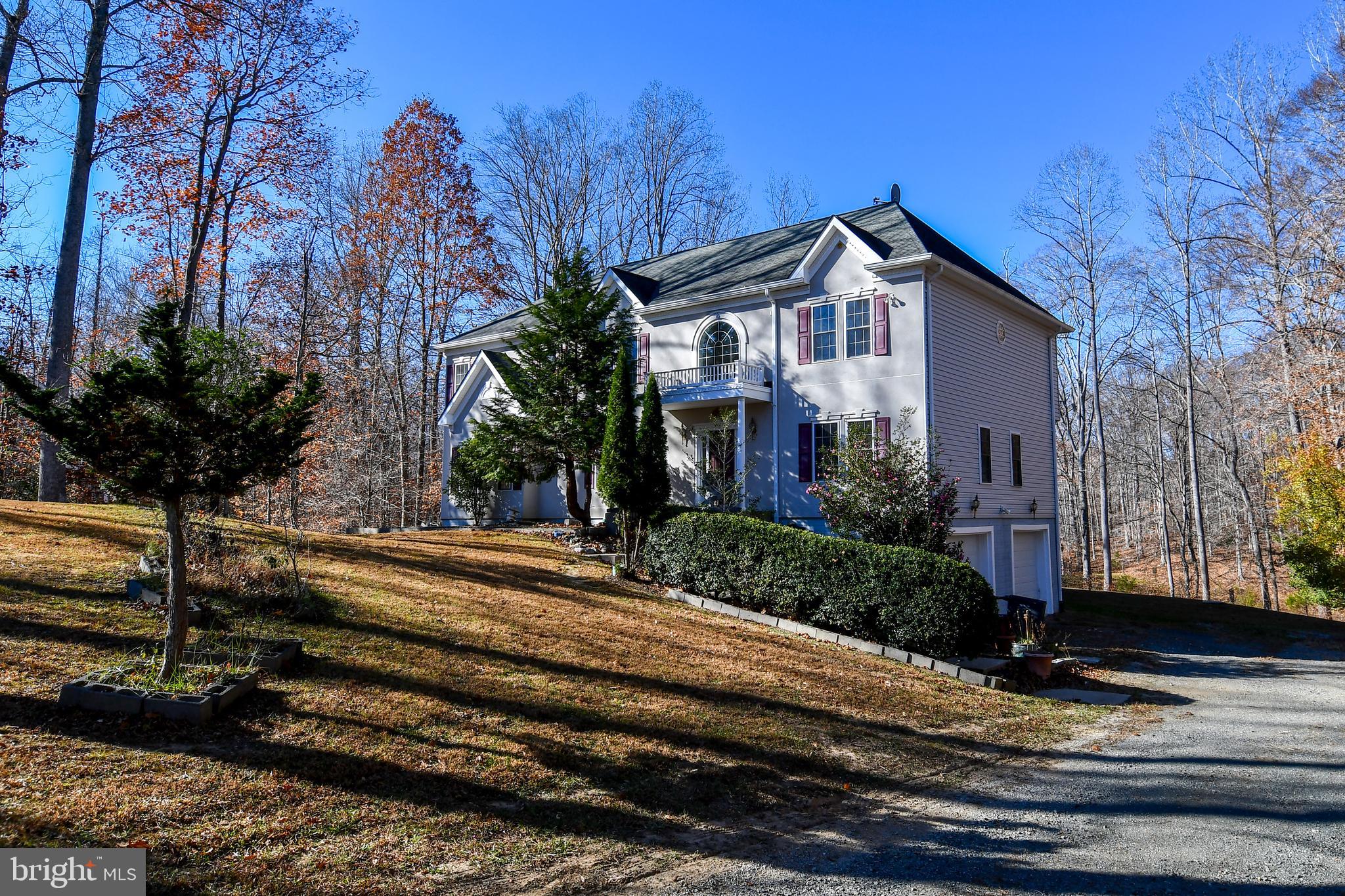 CLASSIC HOLLOW - Residential