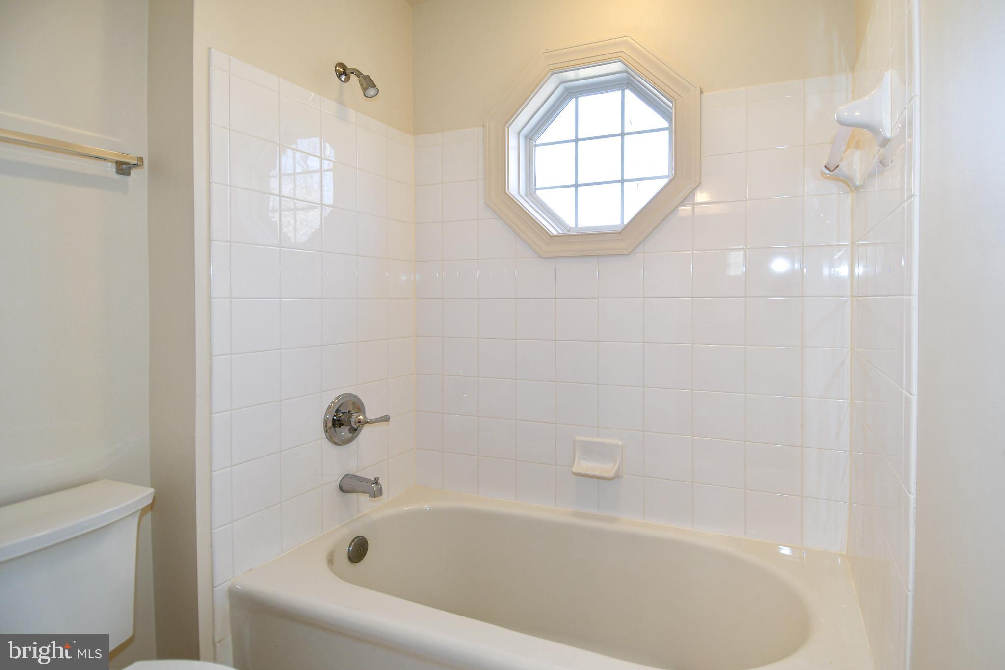 CLASSIC HOLLOW - Residential