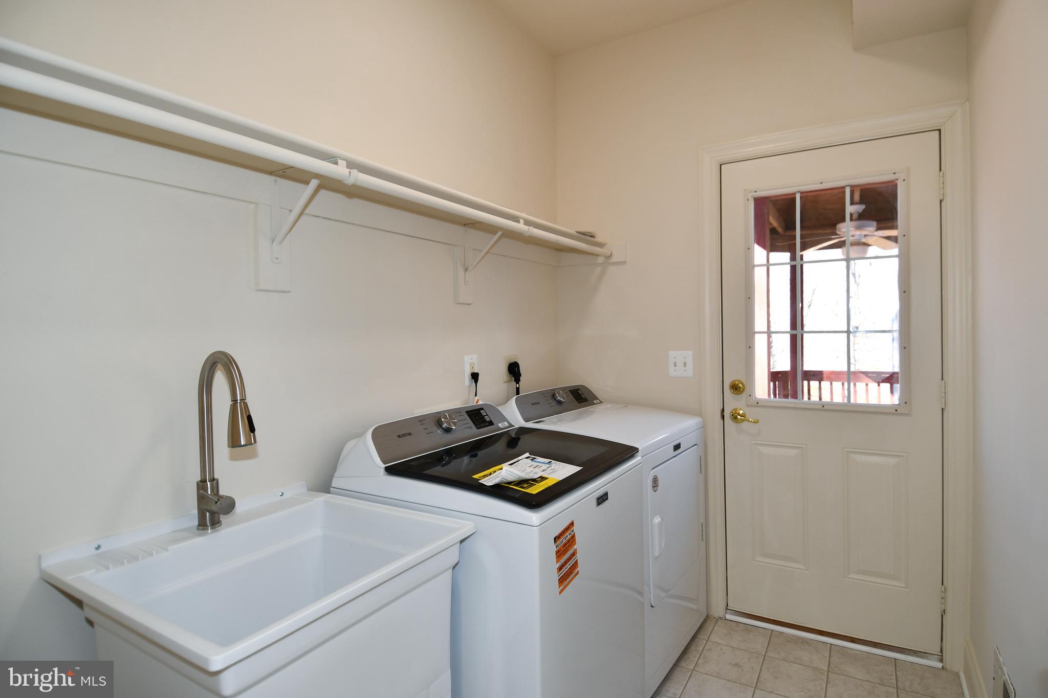 CLASSIC HOLLOW - Residential