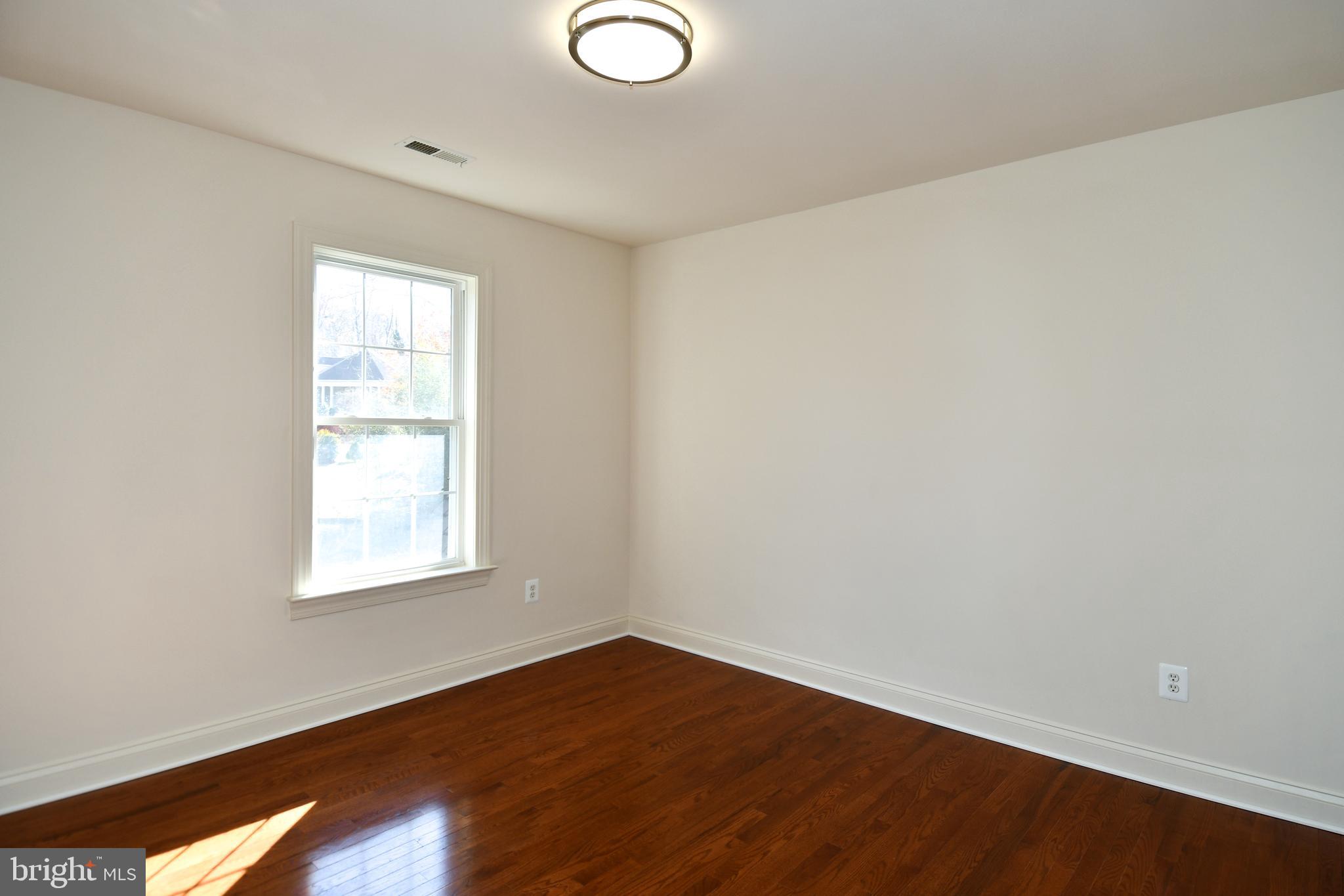 CLASSIC HOLLOW - Residential