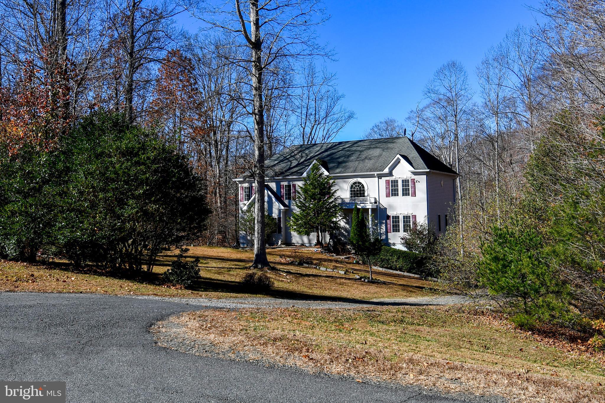 CLASSIC HOLLOW - Residential