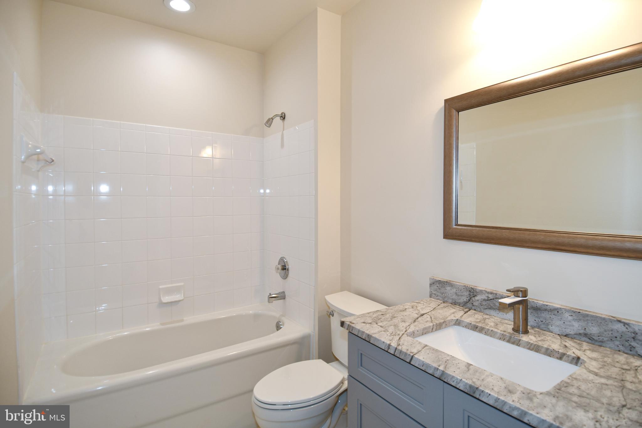 CLASSIC HOLLOW - Residential