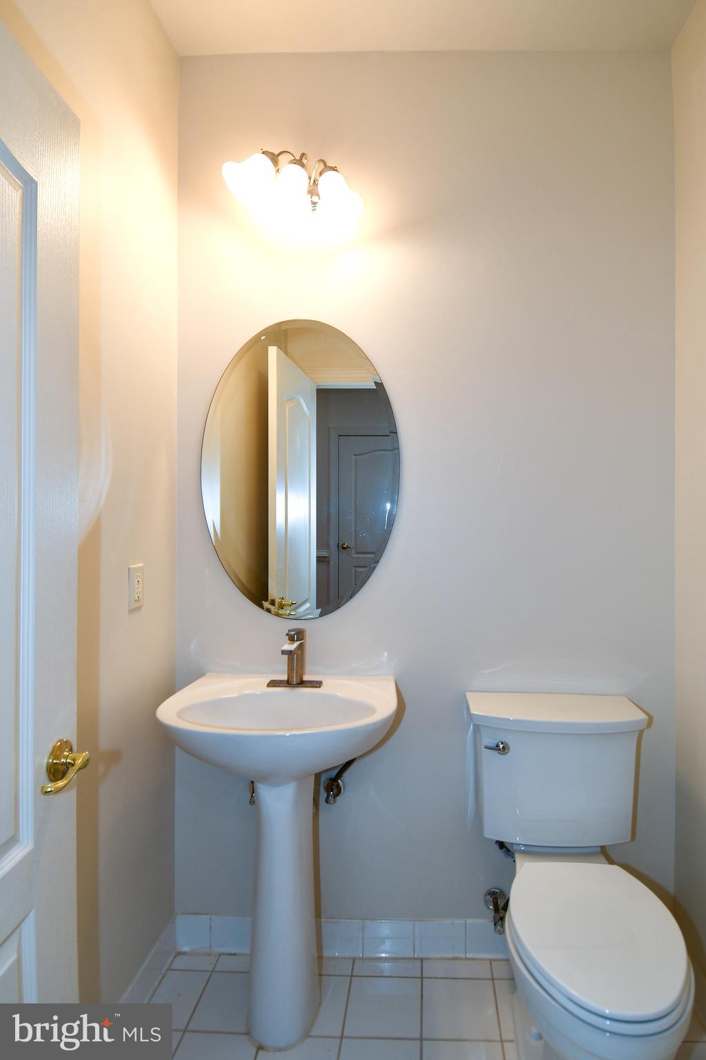 CLASSIC HOLLOW - Residential