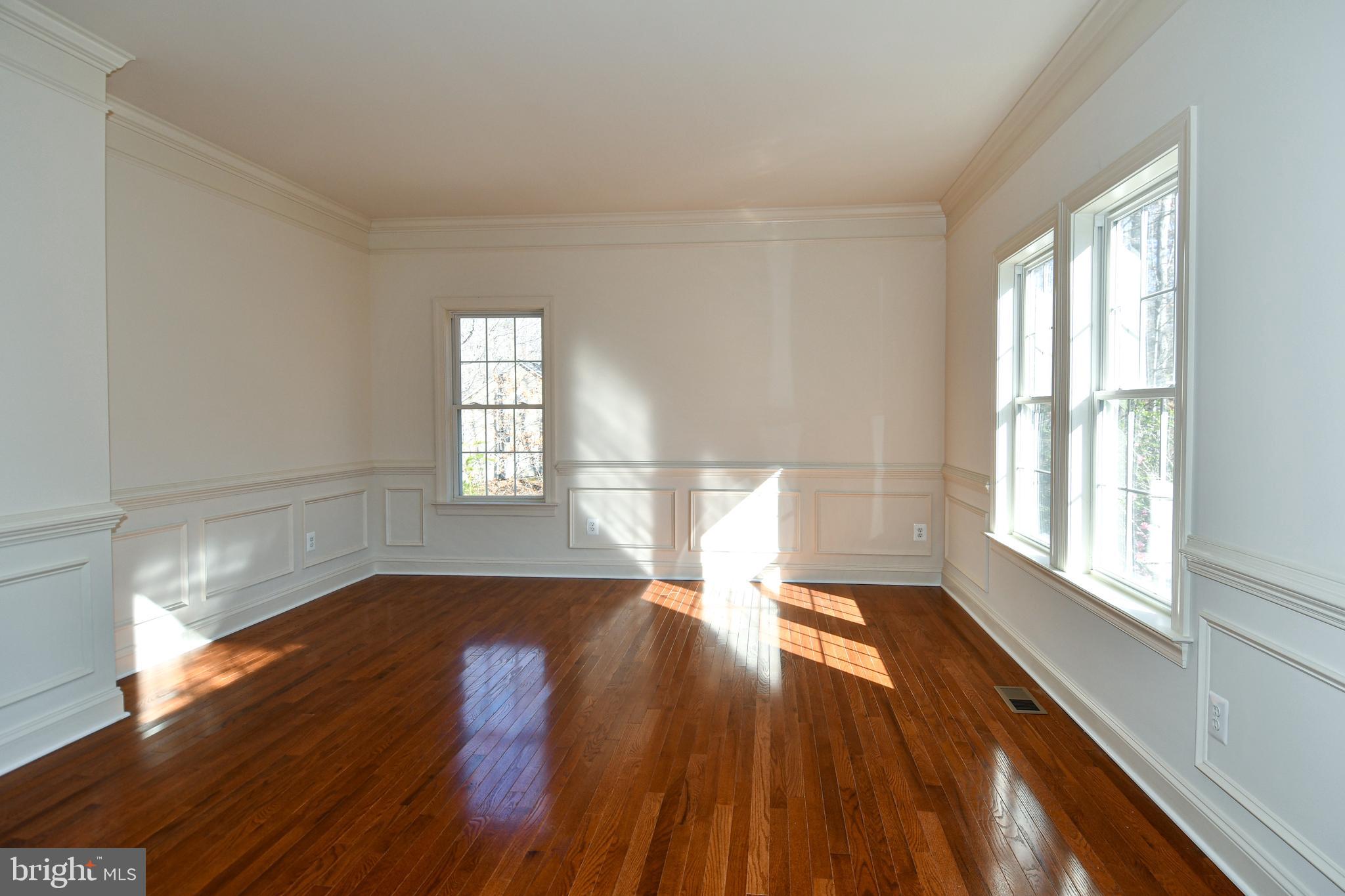 CLASSIC HOLLOW - Residential