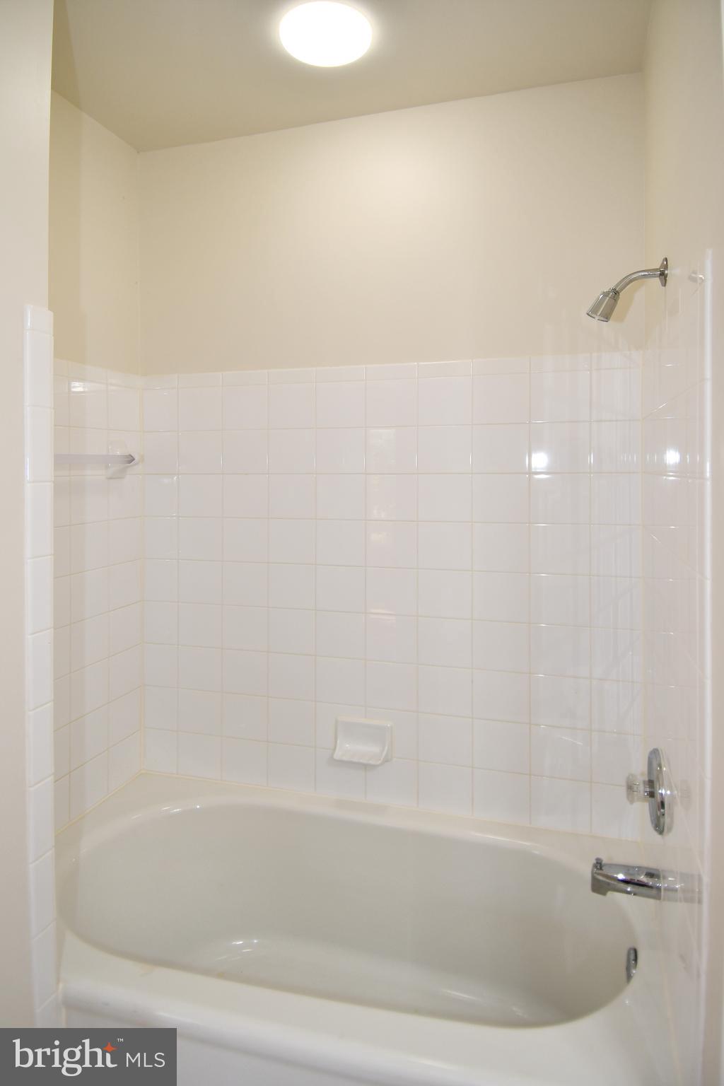 CLASSIC HOLLOW - Residential