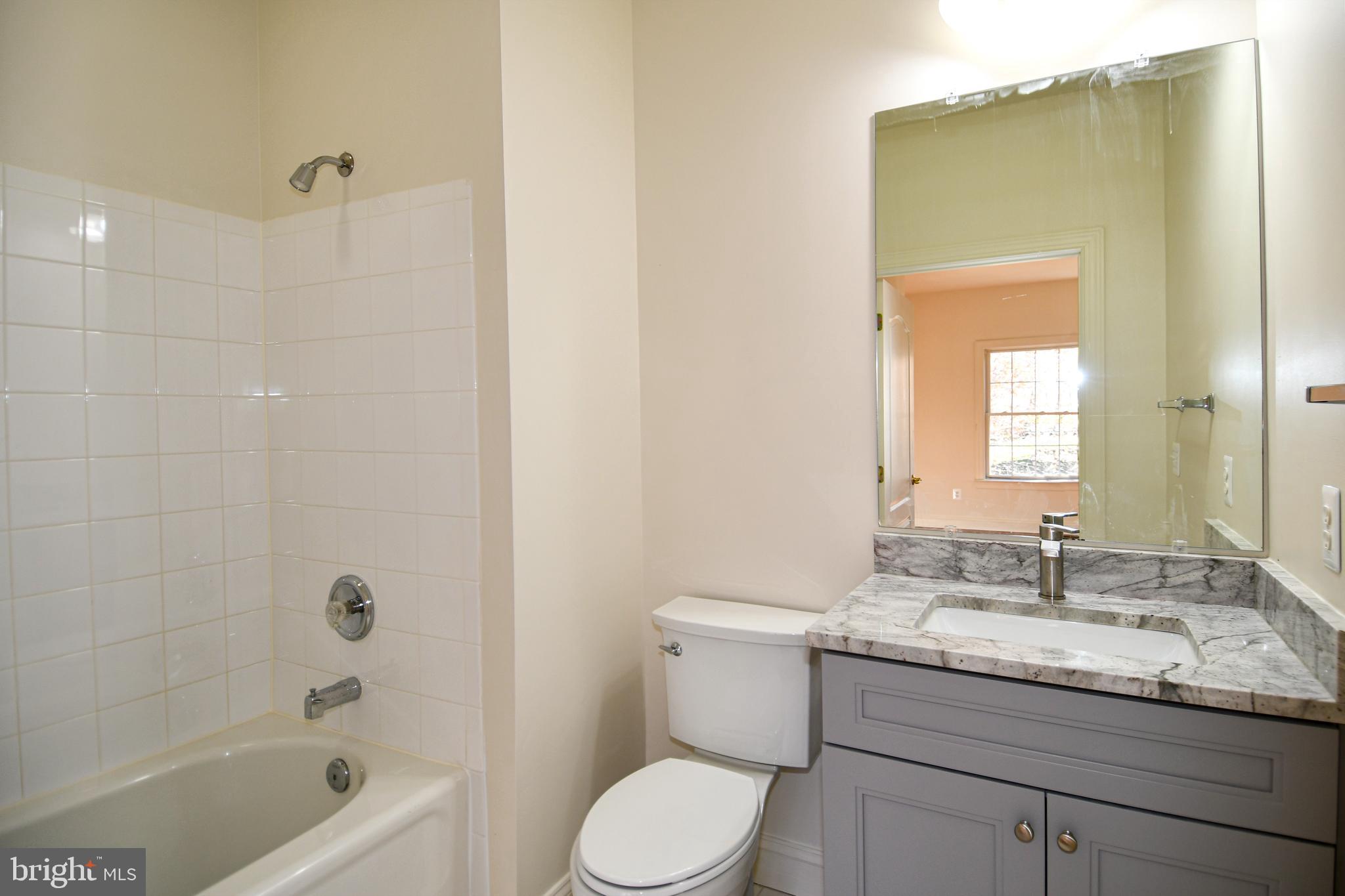 CLASSIC HOLLOW - Residential