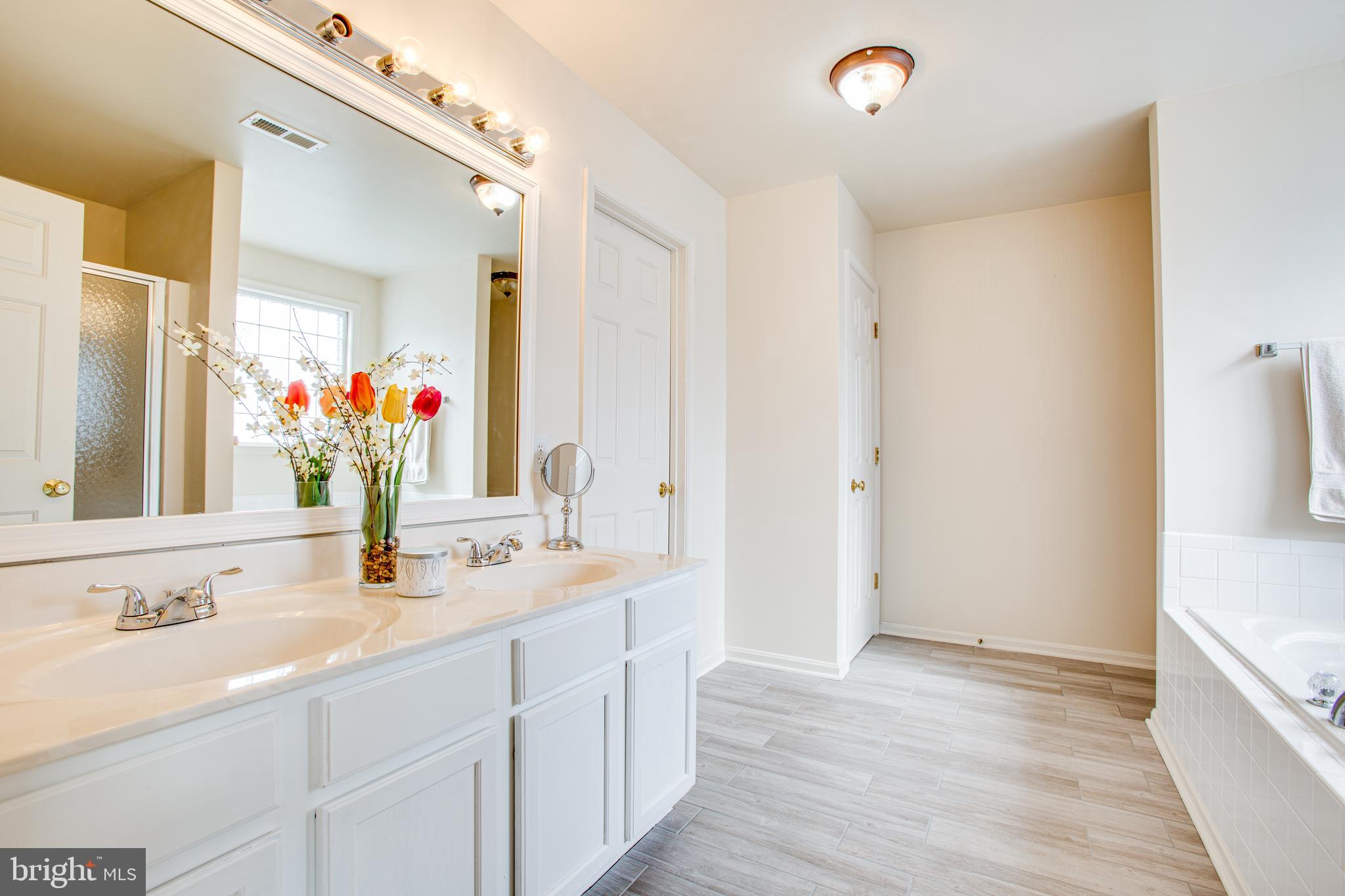 LADYSMITH VILLAGE - Residential