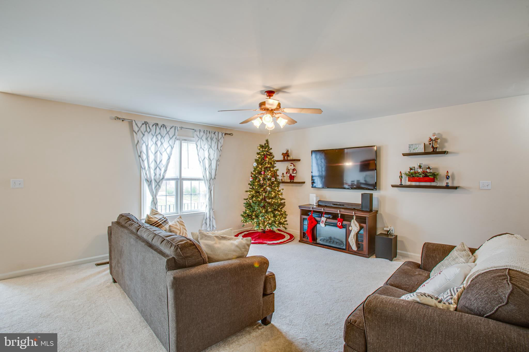 LADYSMITH VILLAGE - Residential