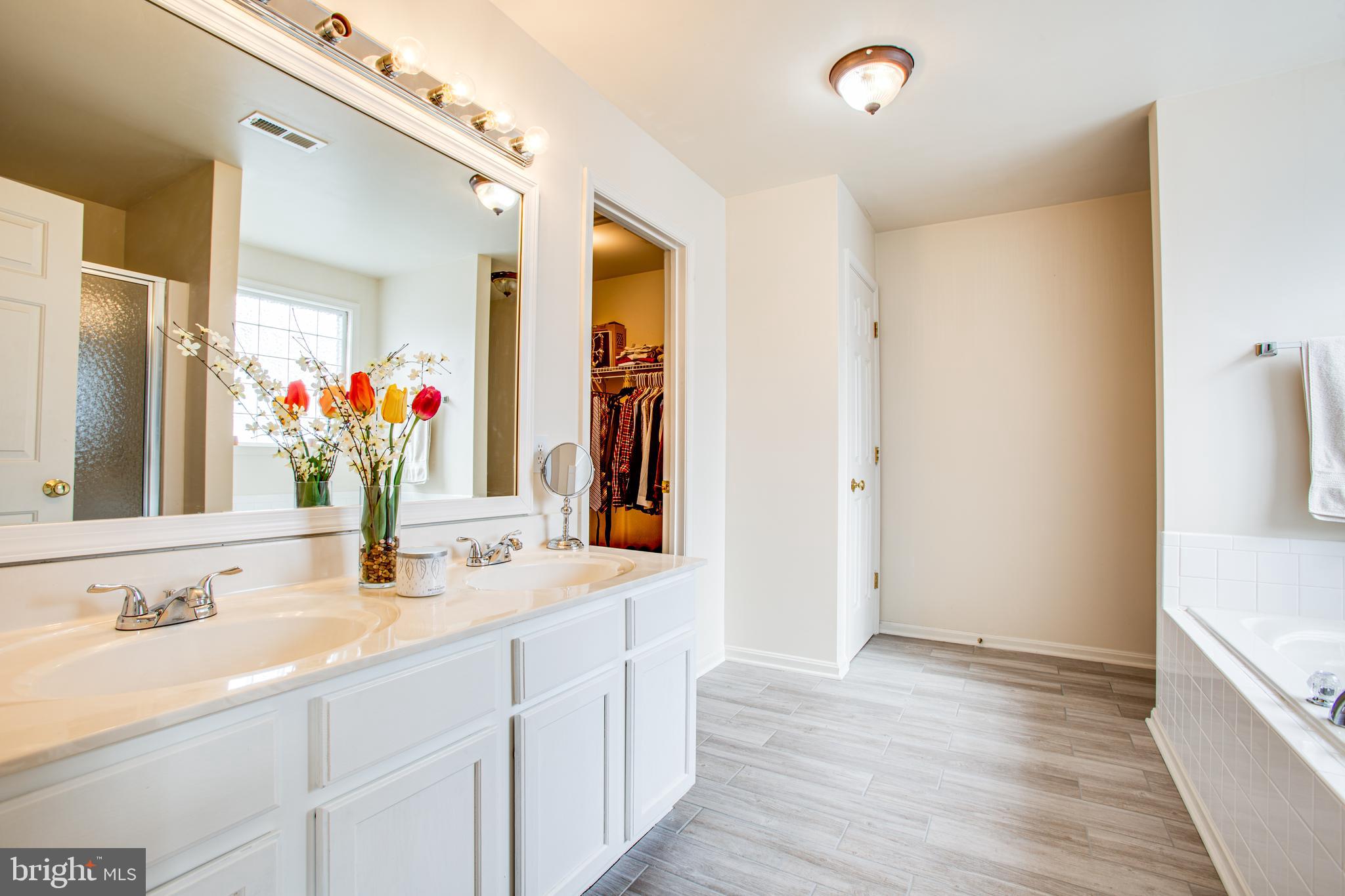 LADYSMITH VILLAGE - Residential