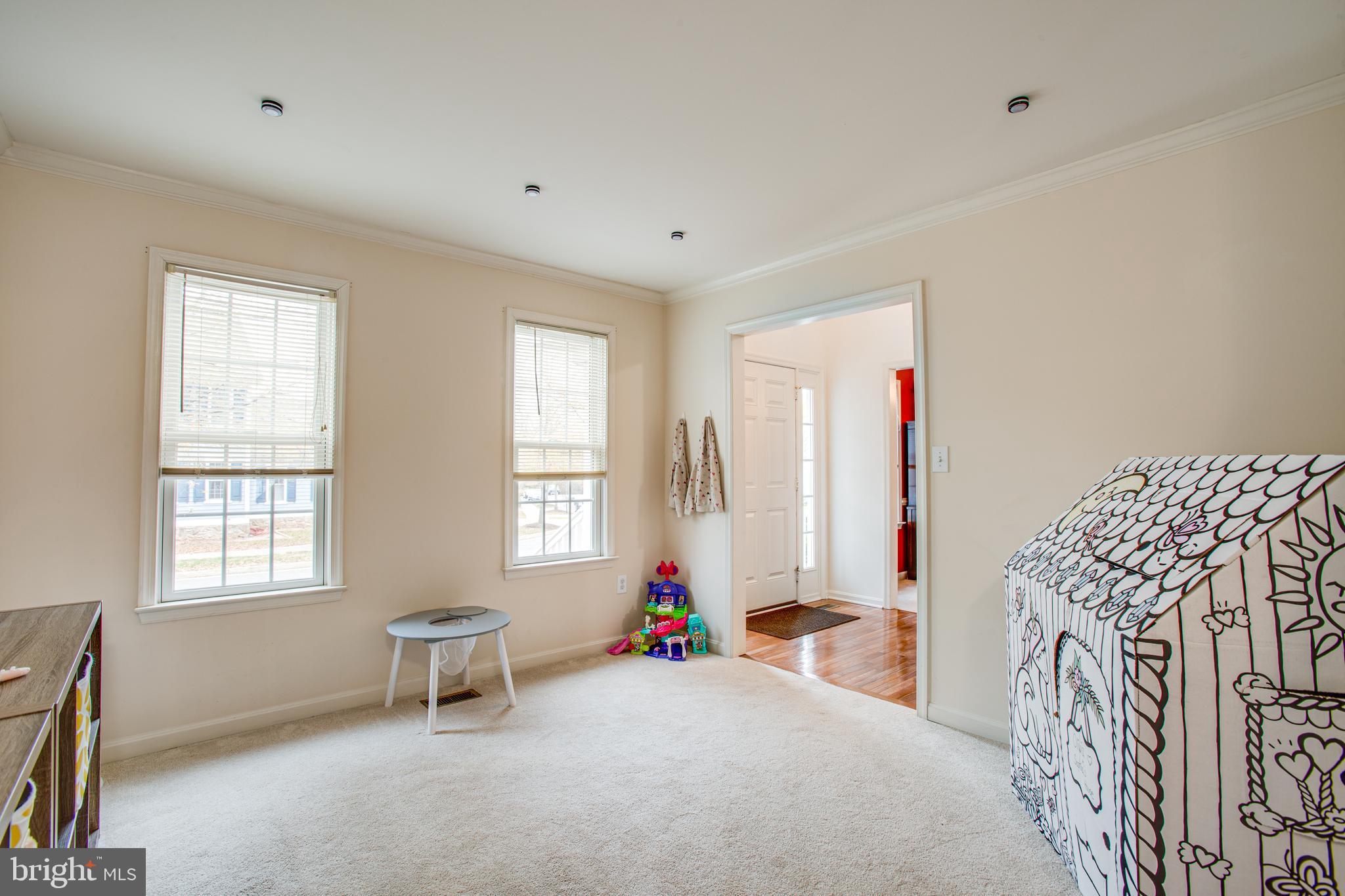 LADYSMITH VILLAGE - Residential