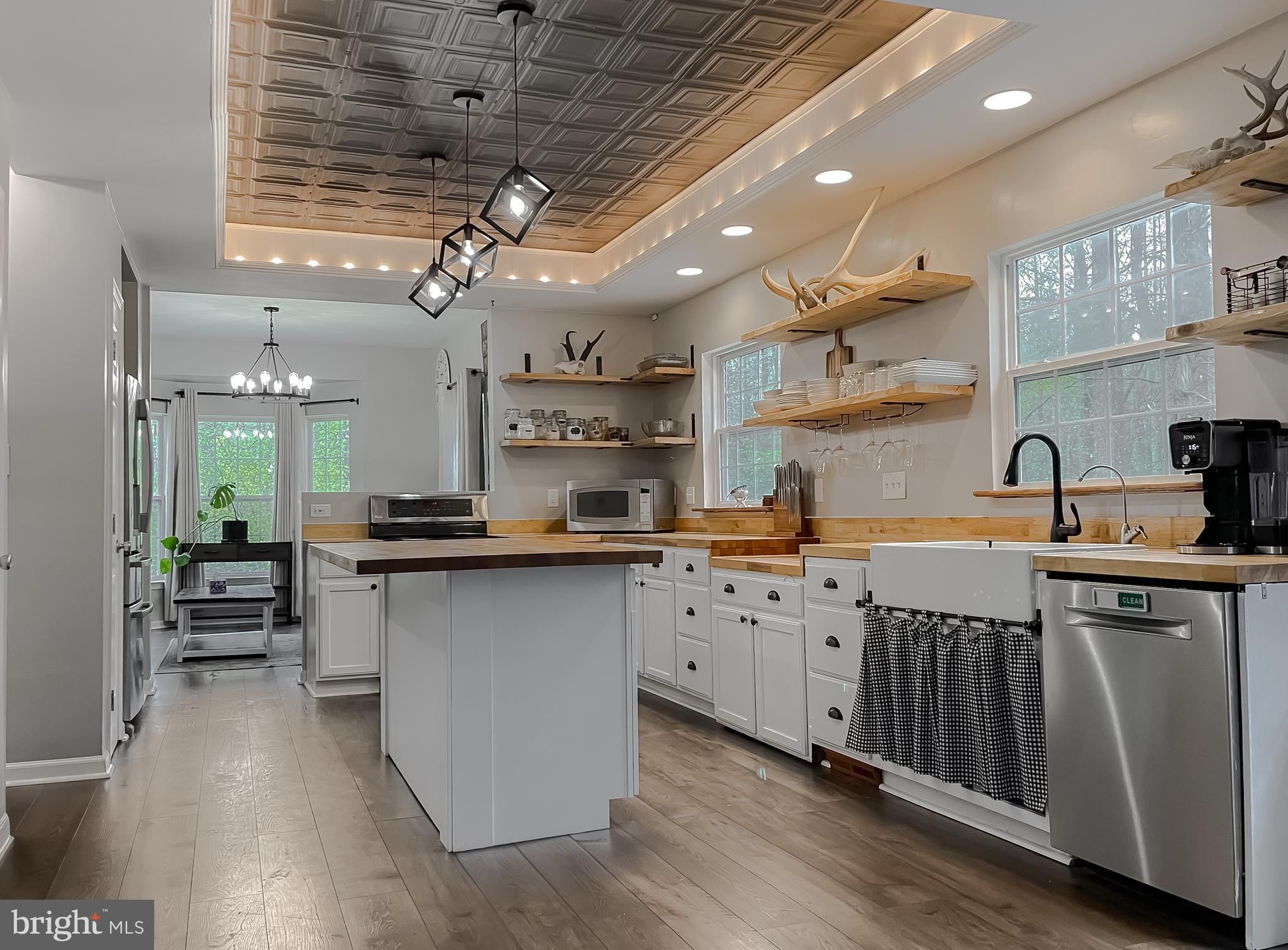 CARRIAGE CROSSING - Residential