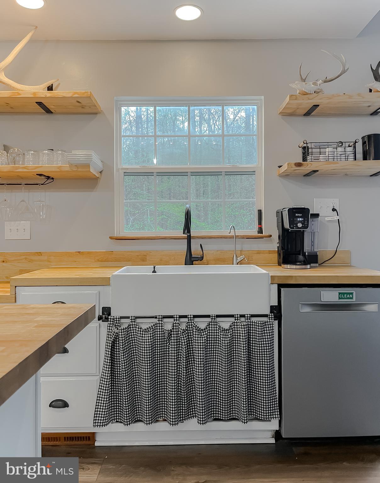 CARRIAGE CROSSING - Residential