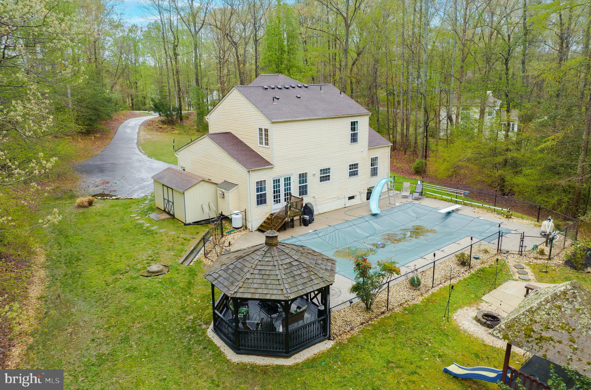 CARRIAGE CROSSING - Residential