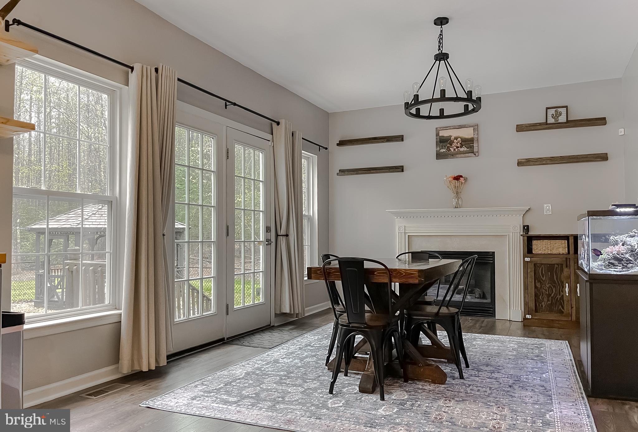 CARRIAGE CROSSING - Residential