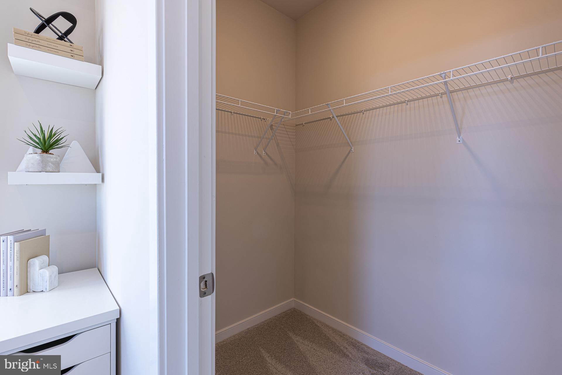 REGAL CHASE - Residential