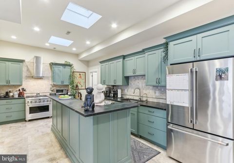 135 E ALLEN STREET PHILADELPHIA PA 19125