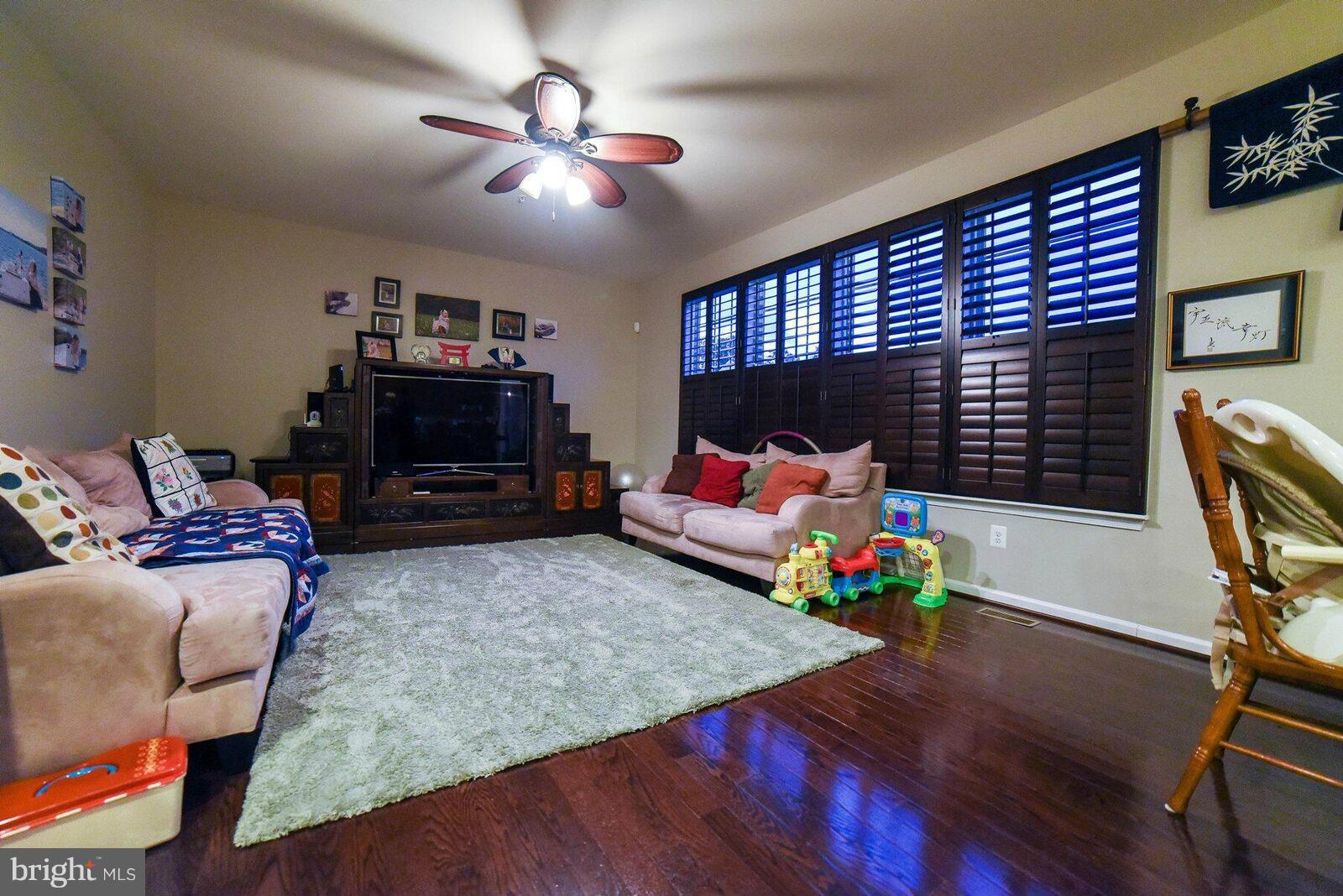 WOODLAND PARK - Residential Lease