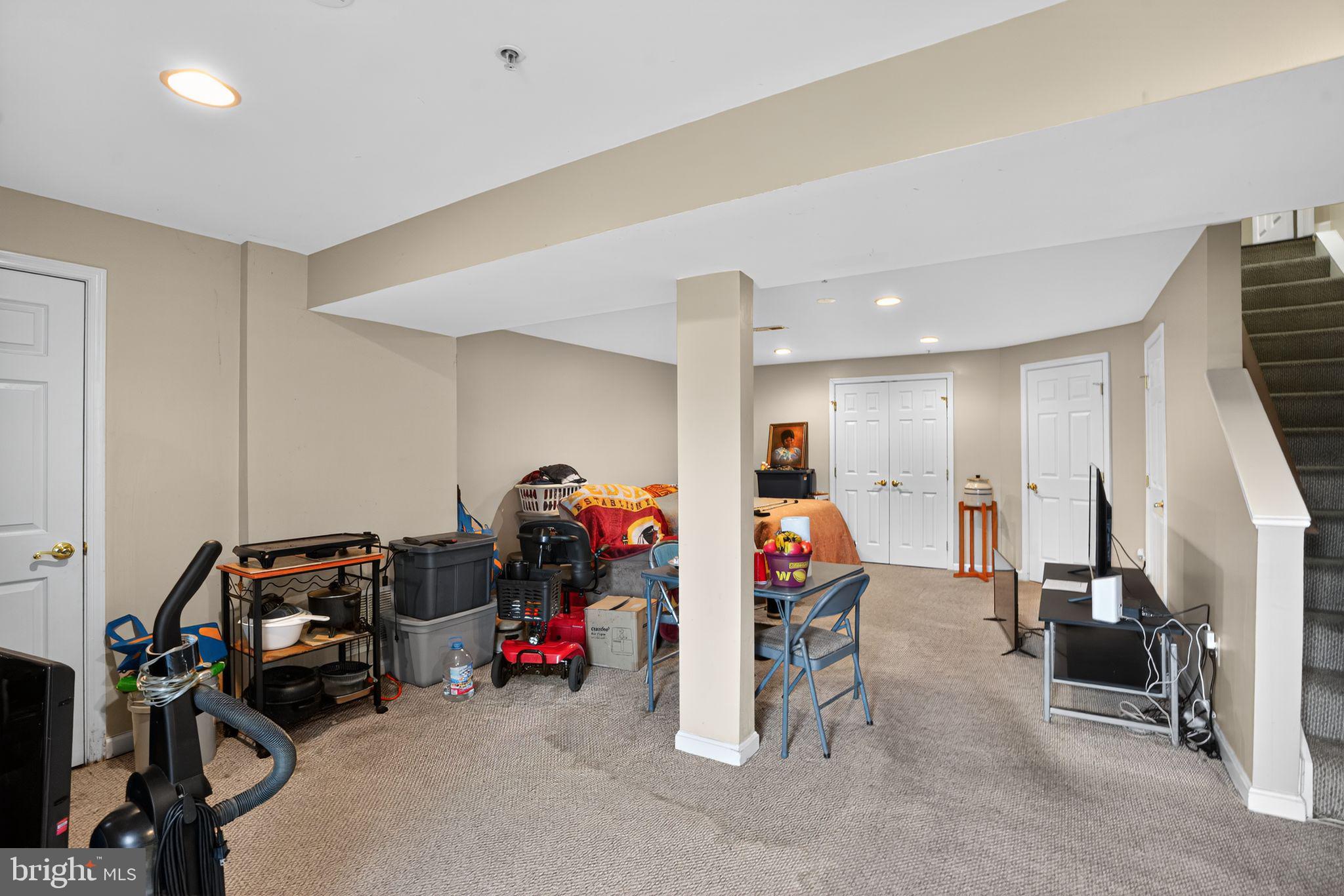 ABBOTT FOREST - Residential