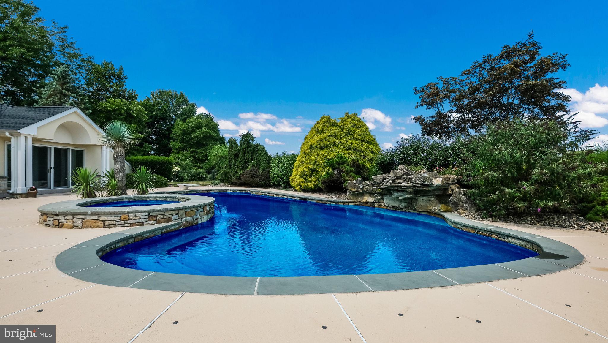 IRON GATE - Residential