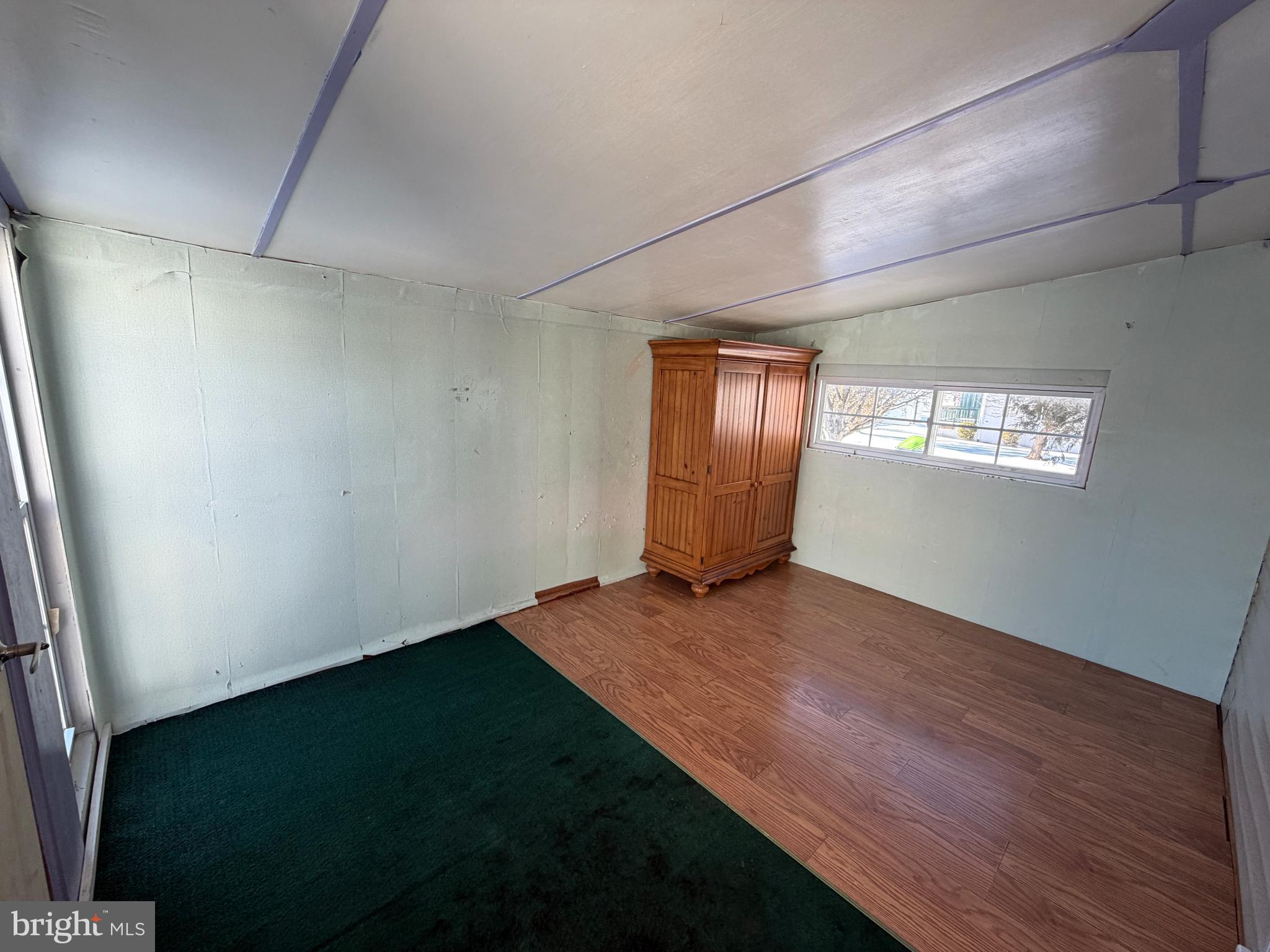 REGENCY LAKES - Residential