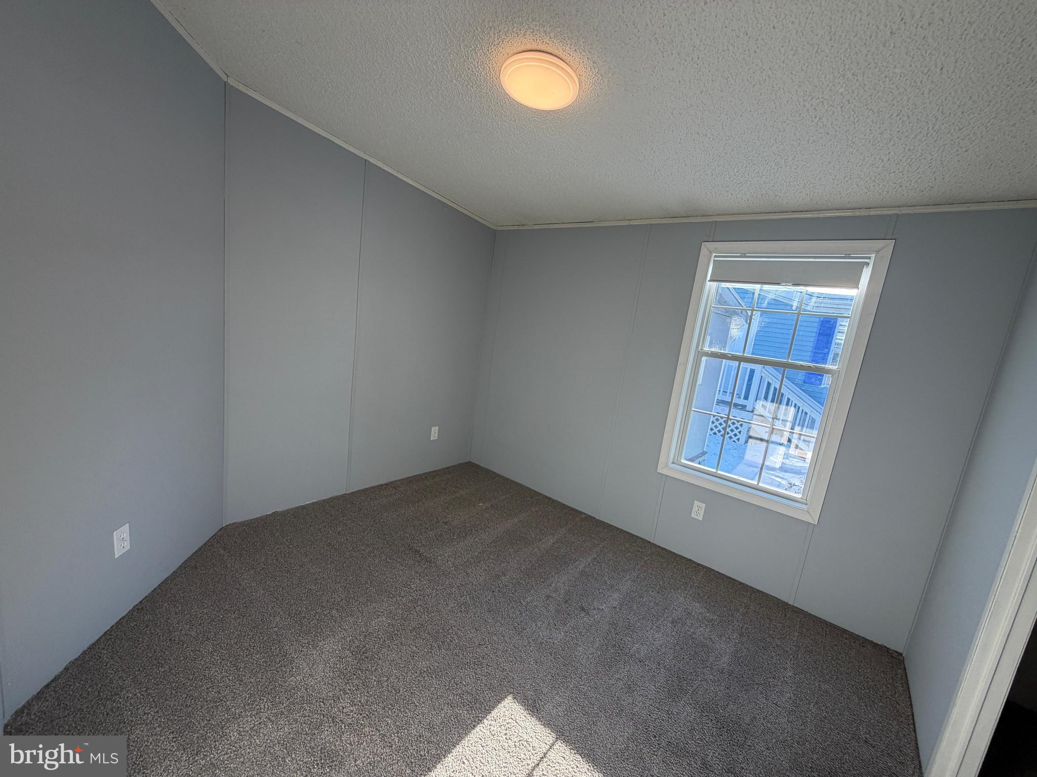 REGENCY LAKES - Residential