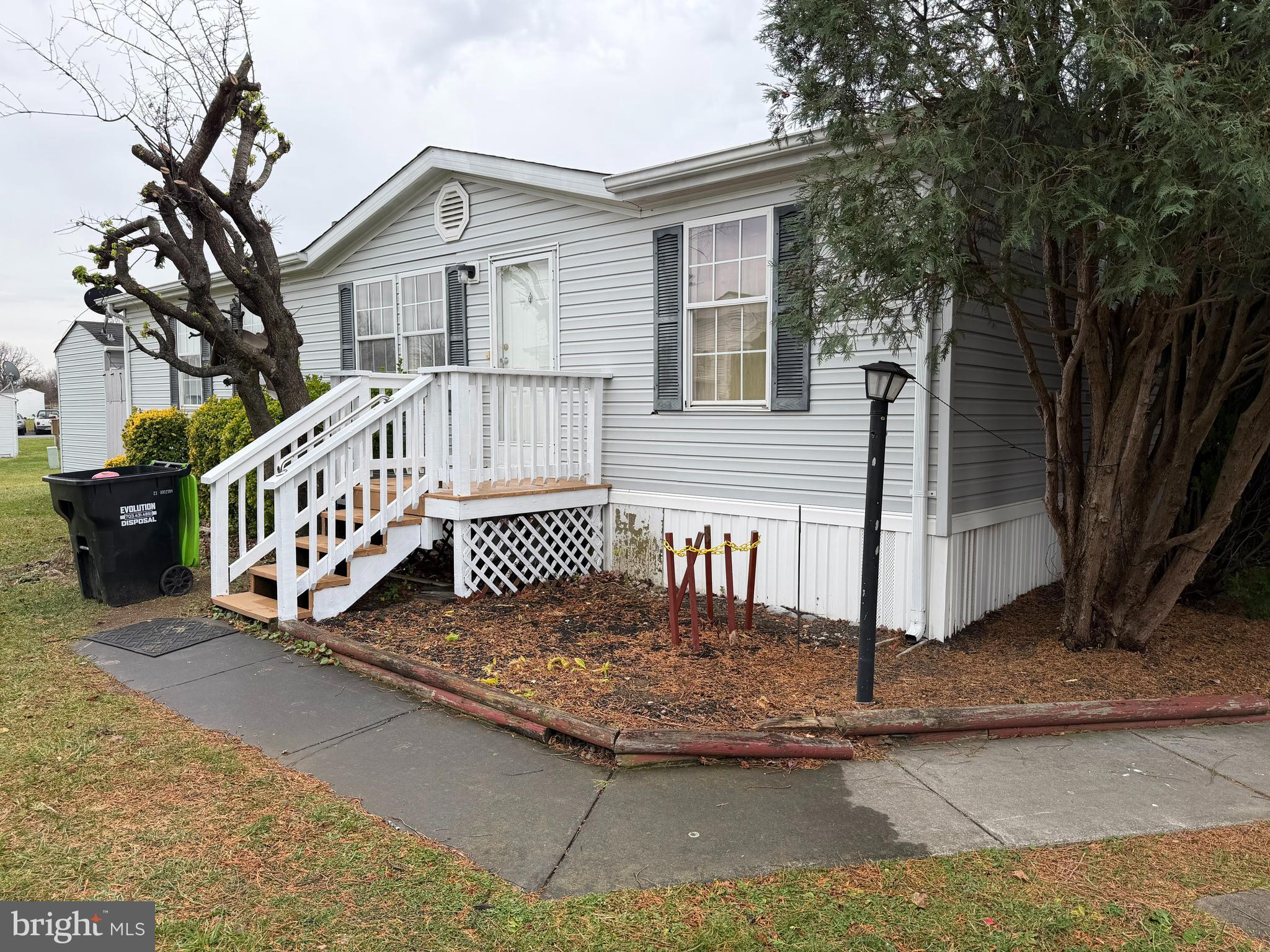 REGENCY LAKES - Residential