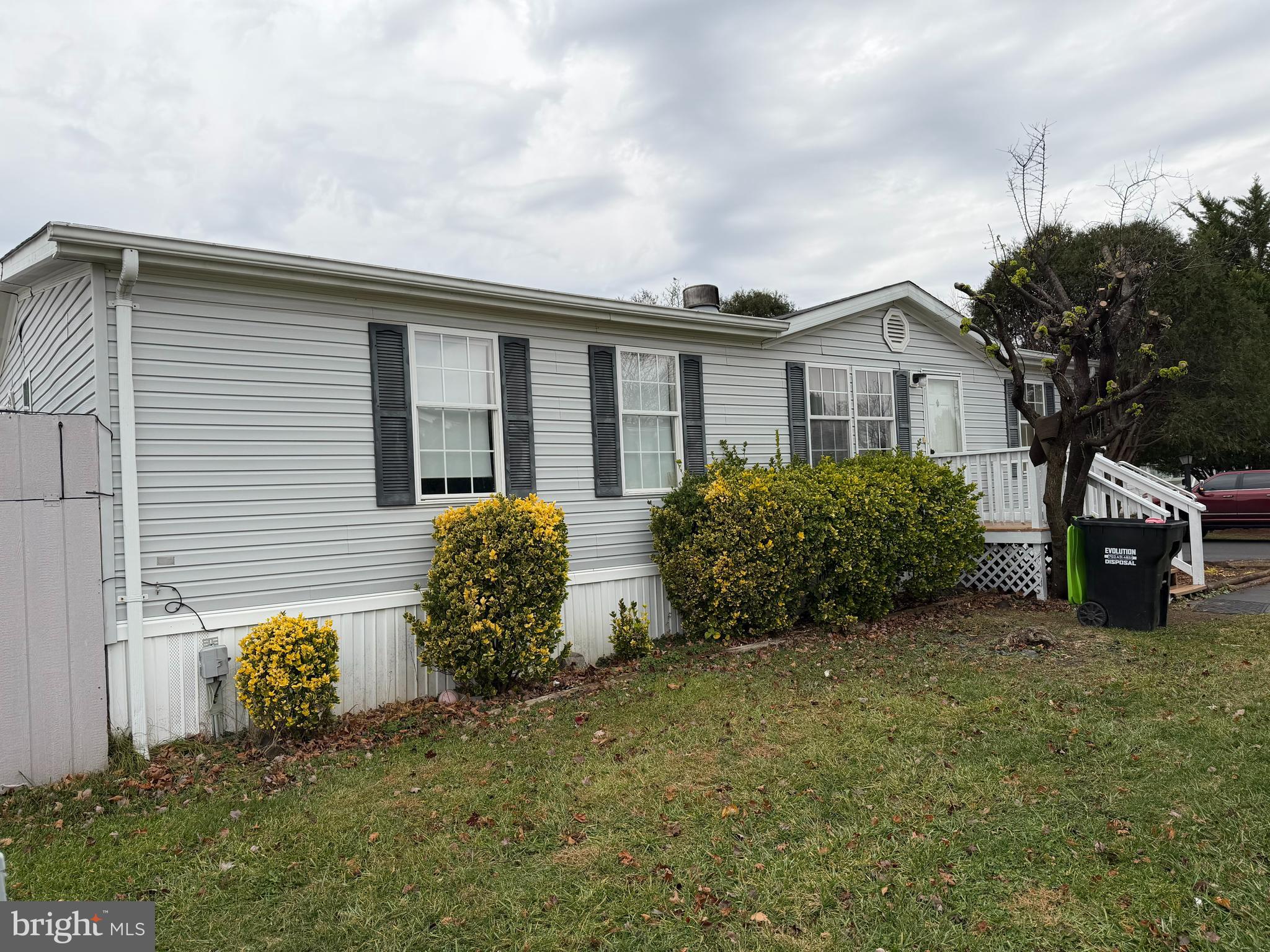 REGENCY LAKES - Residential