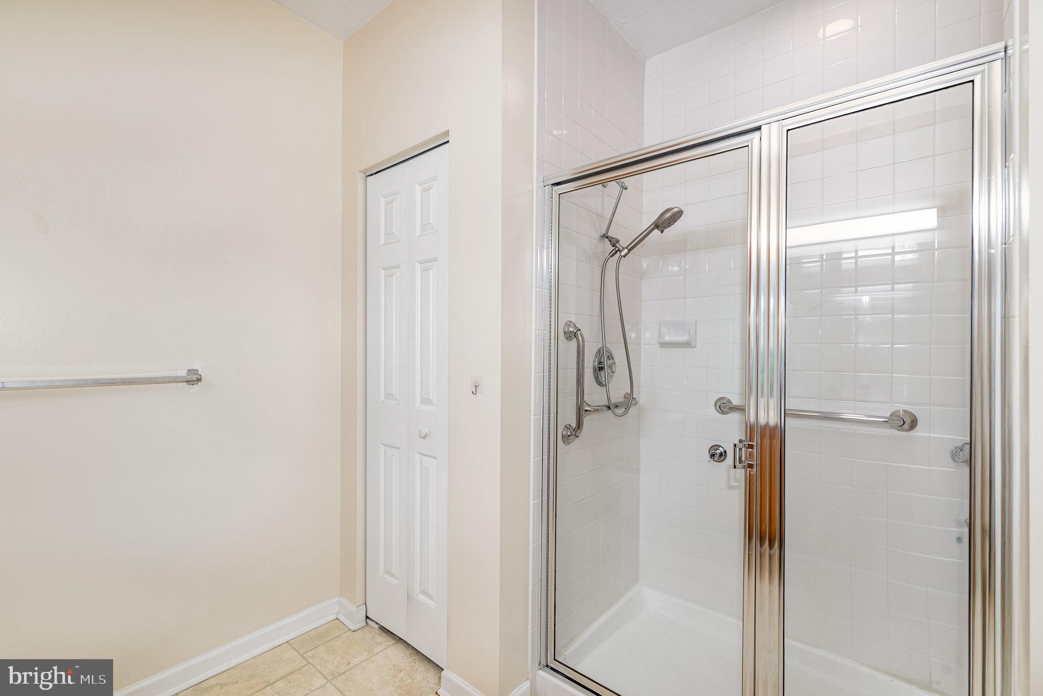 WINDSOR AT PERRY HALL FARMS - Residential