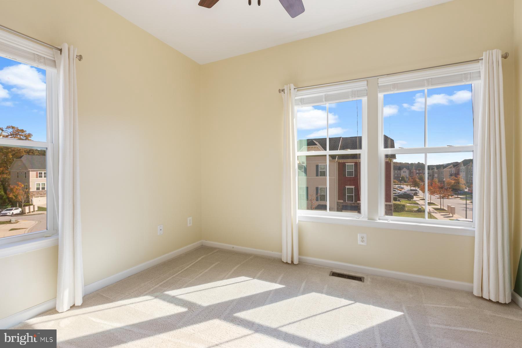 CREEKSIDE VILLAGE AT TANYARD SPRINGS - Residential