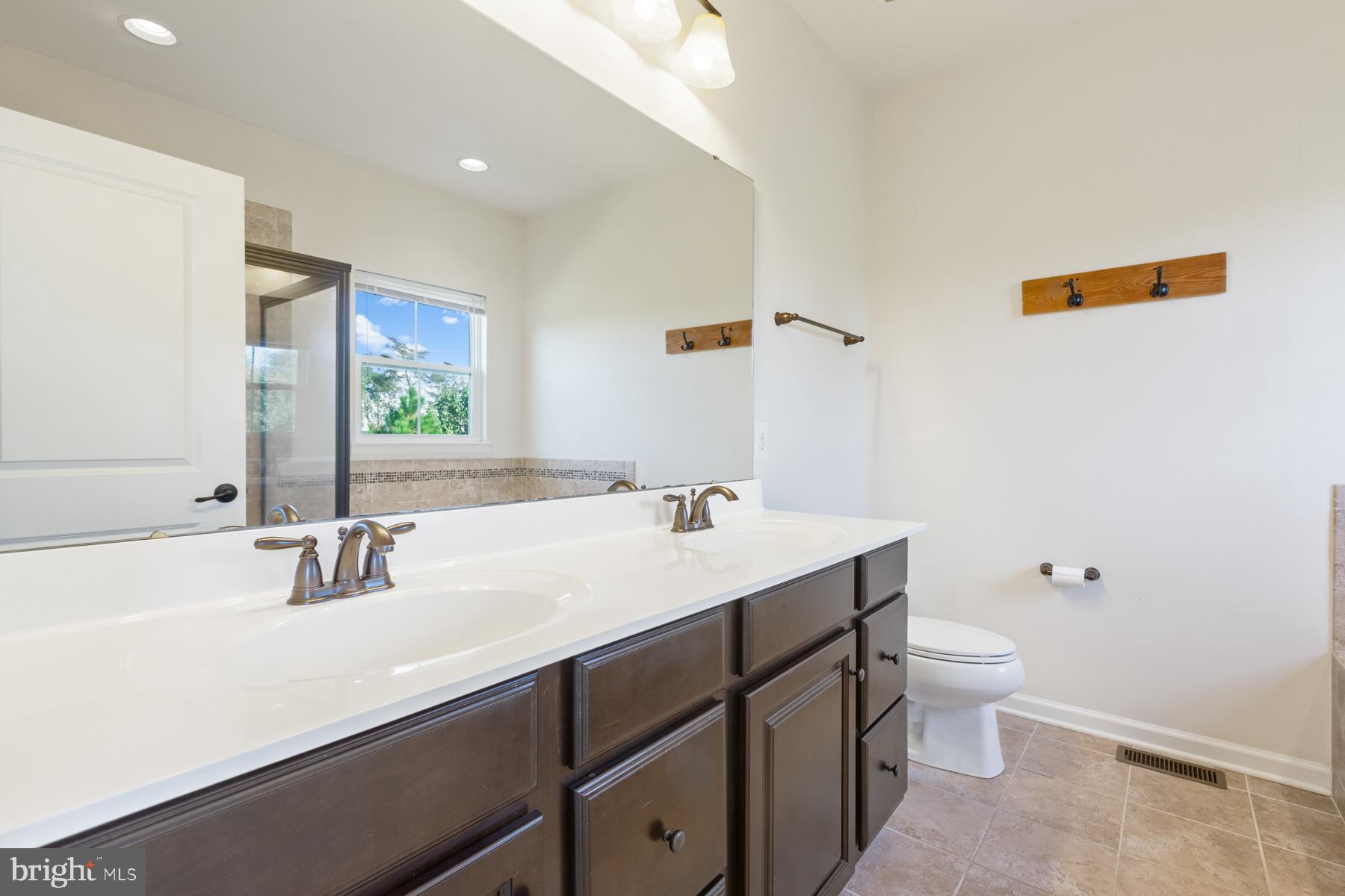 CREEKSIDE VILLAGE AT TANYARD SPRINGS - Residential