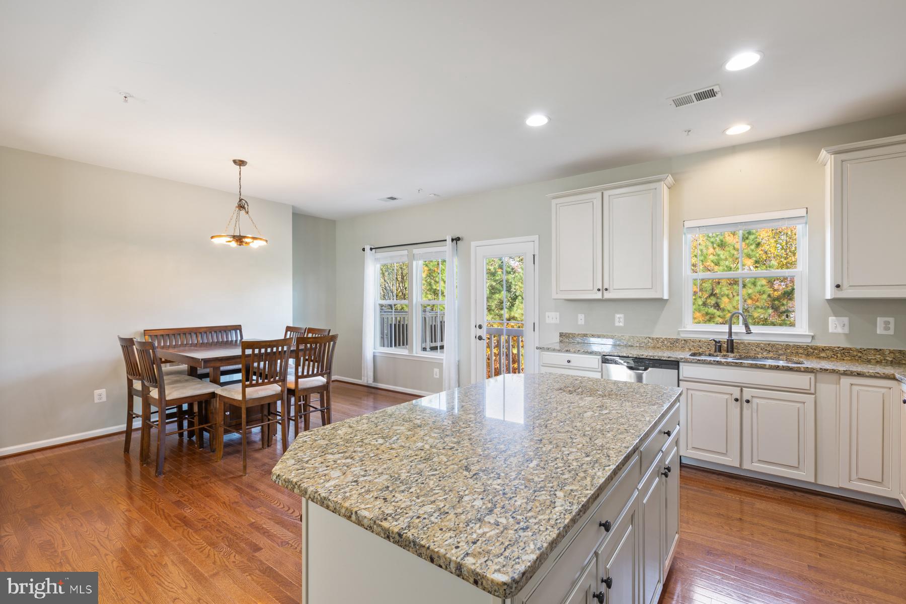 548 FOX RIVER HILLS WAY