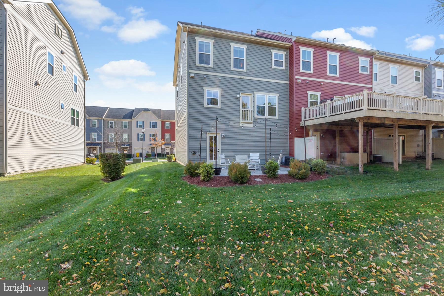 CREEKSIDE VILLAGE AT TANYARD SPRINGS - Residential