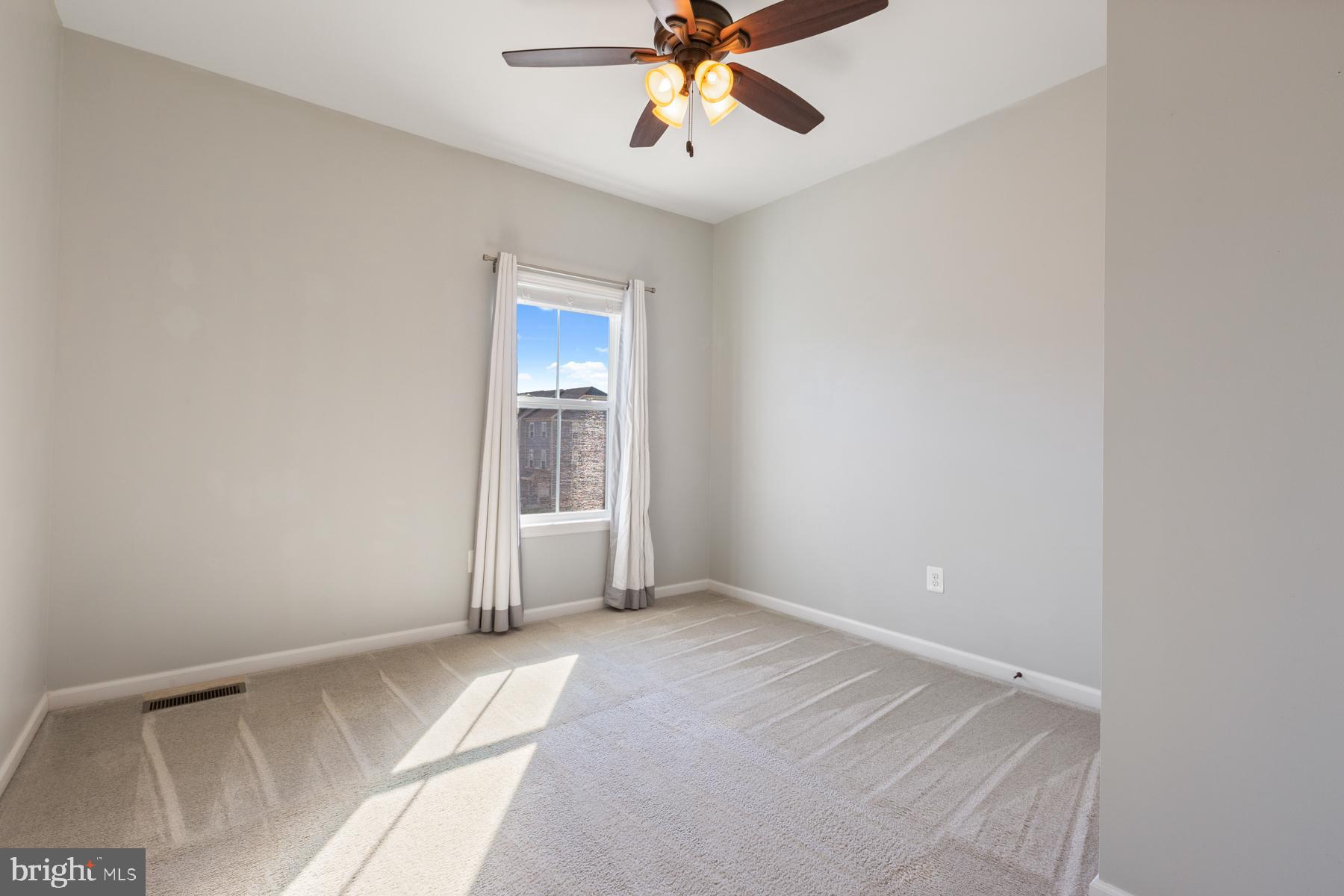 CREEKSIDE VILLAGE AT TANYARD SPRINGS - Residential