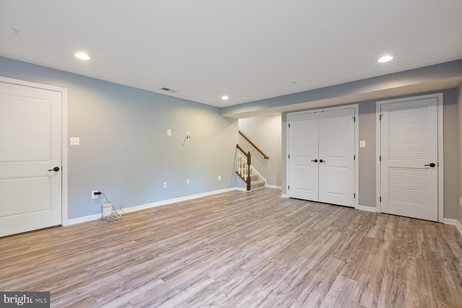 CREEKSIDE VILLAGE AT TANYARD SPRINGS - Residential