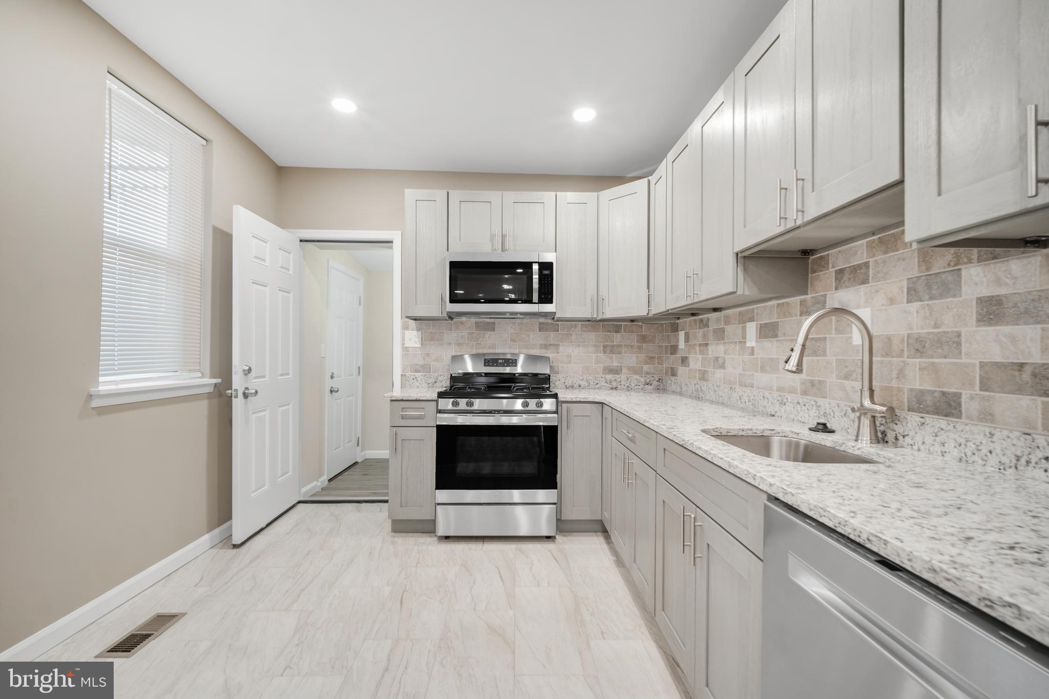 EAST OAK LANE - Residential